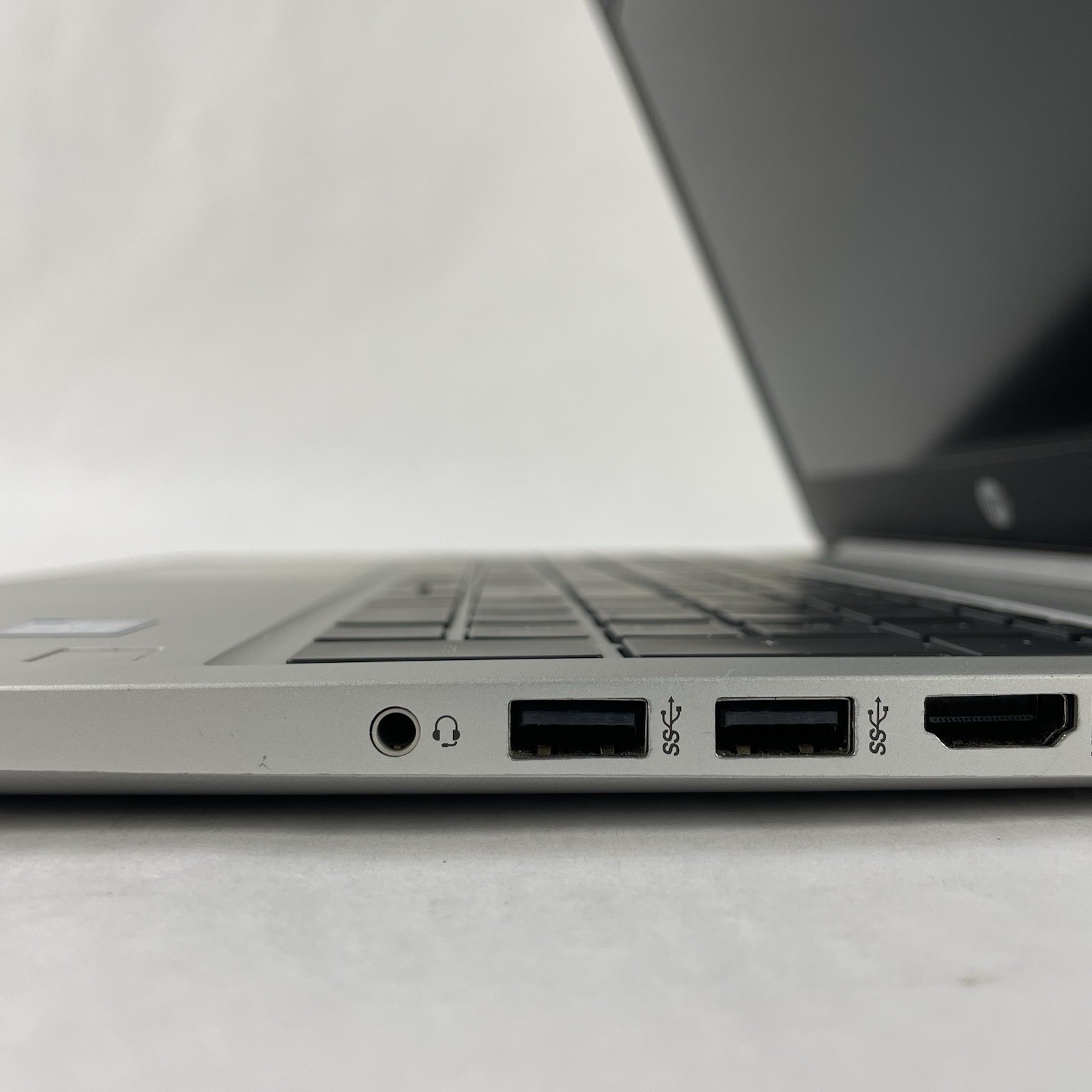 HP ProBook 450 G6 15.6″ i5-8265U 1.60 GHz 8 GB RAM No SSD No OS No AC