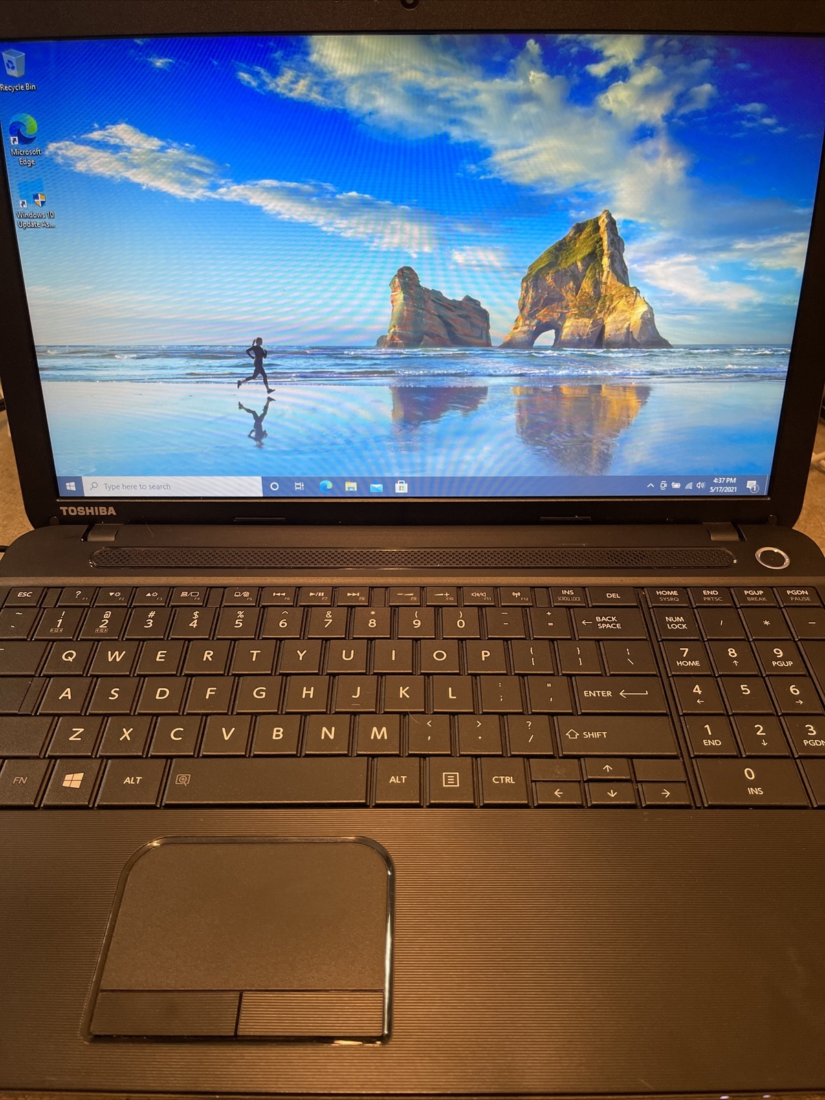 Toshiba Satellite C55D-A5304 15.6″ Laptop AMD E1-2100 4GB 500GB Win-10 DVD Cam