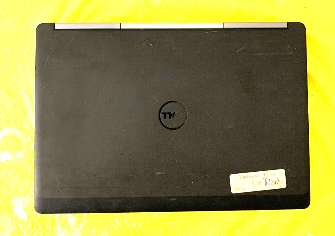 Dell Precision 7520 Workstation 15.6″ Core i7-7820HQ 2.90GHz 16GB Ram 2 TB HDD