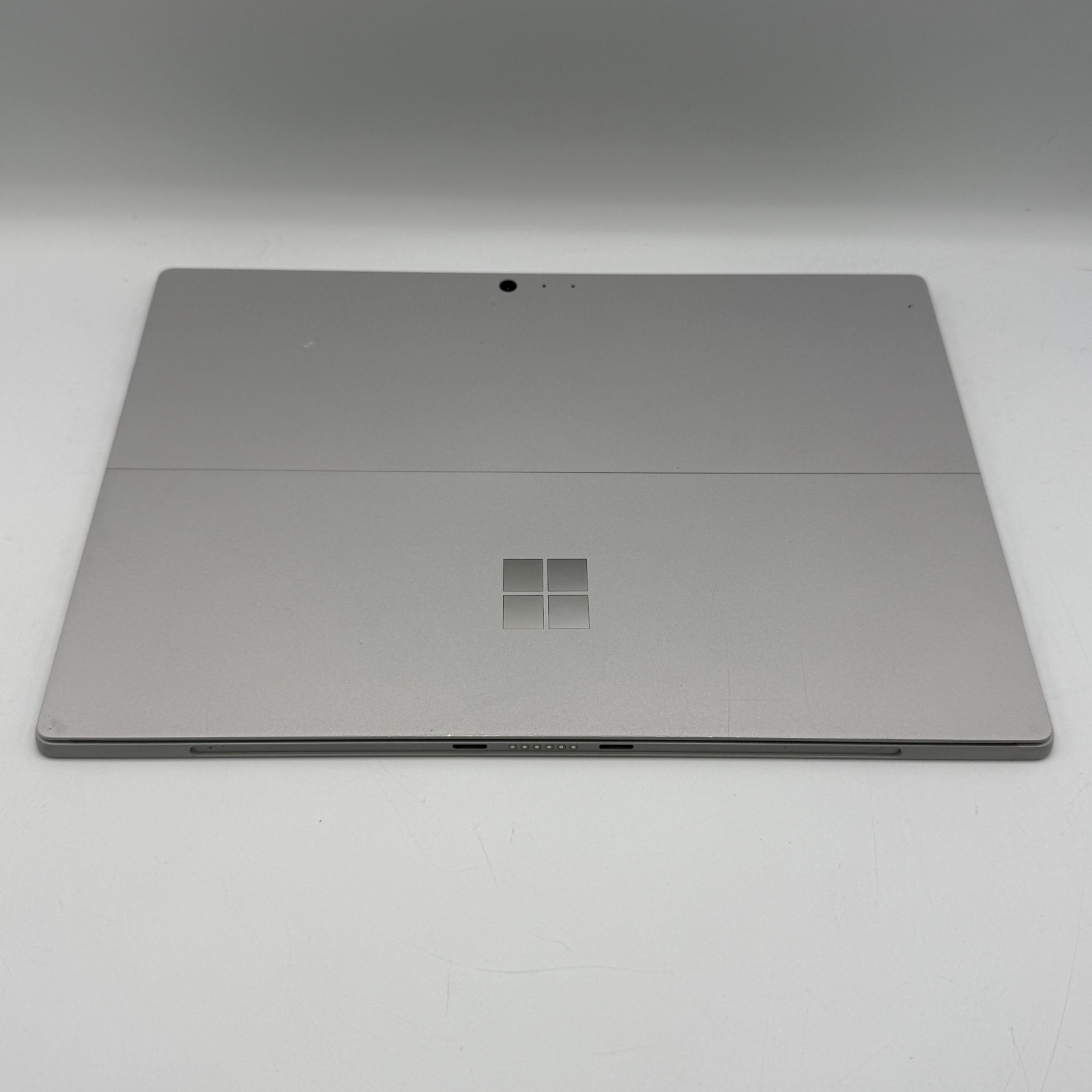 Microsoft Surface Pro 5 1796 i5-7300U 8GB RAM 128GB SSD 12.3″ Tablet Silver – C