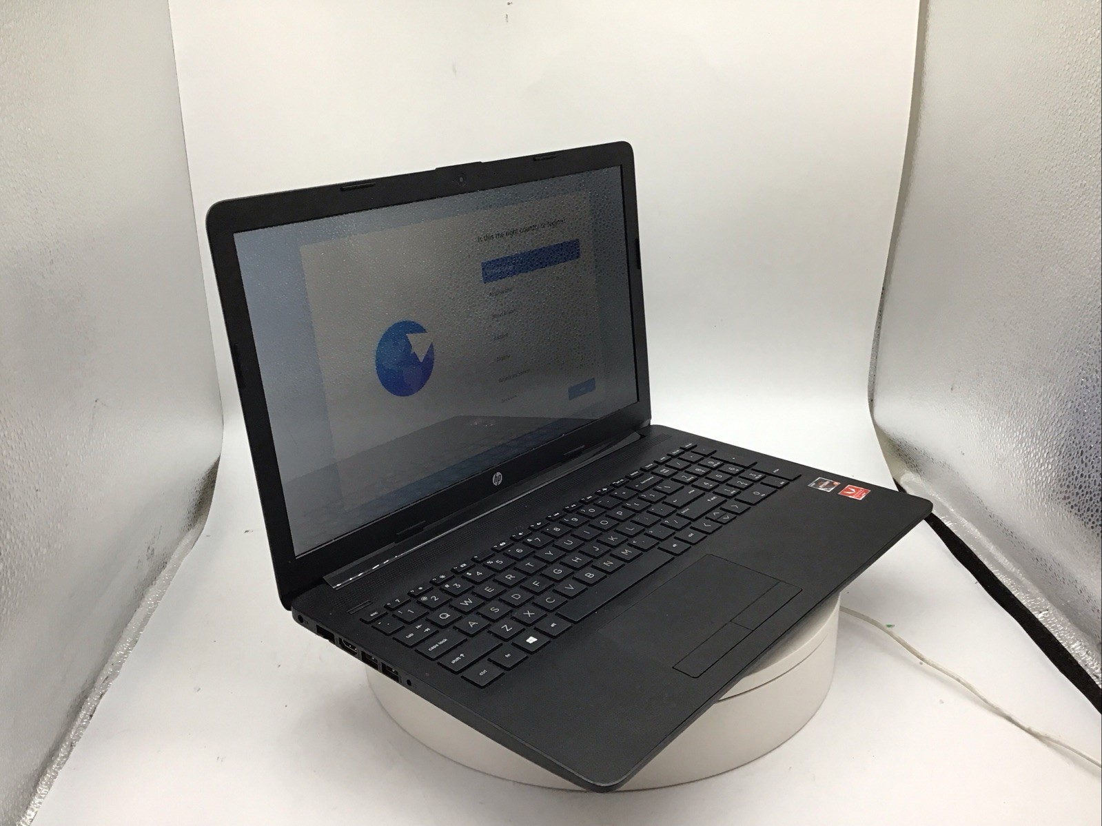 HP db0066wm 15.6″ Laptop Ryzen 3 2200U 4GB RAM 1TB HDD Windows 11 Pro Used READ