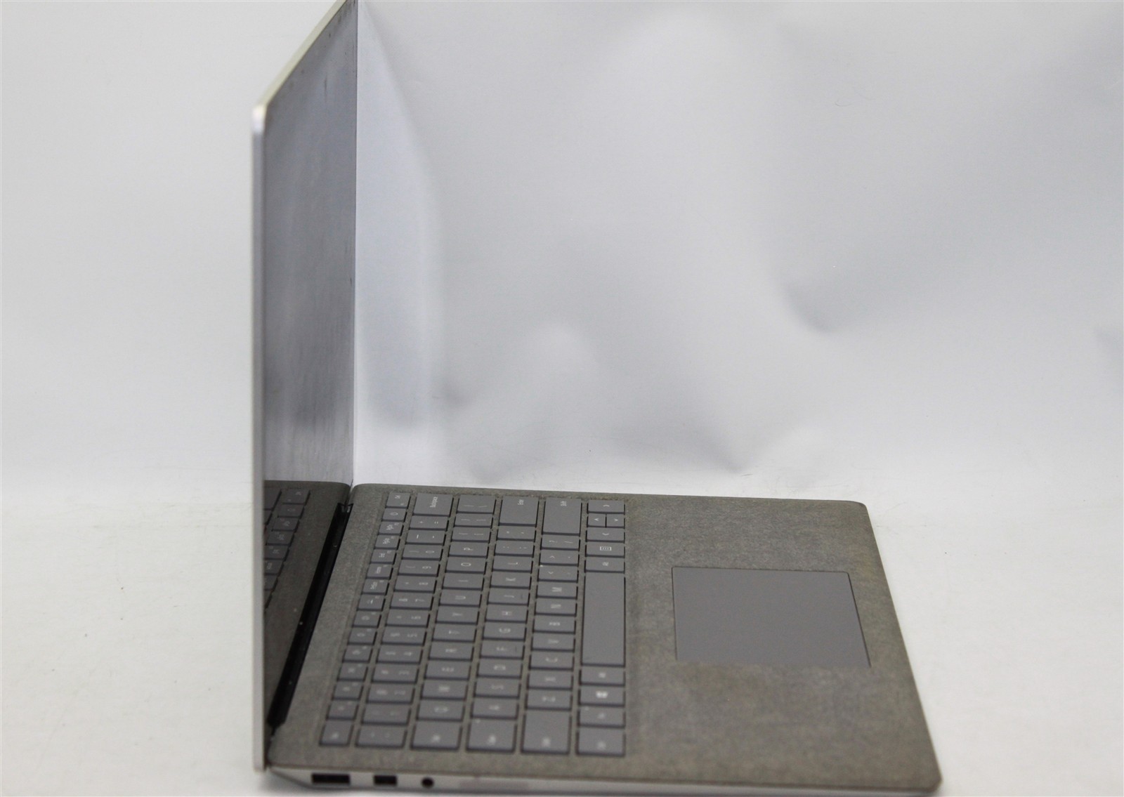 Microsoft Surface Laptop 2 13.5″ Intel Core i5-8350U 8GB DDR4 256GB SSD Win11Pro