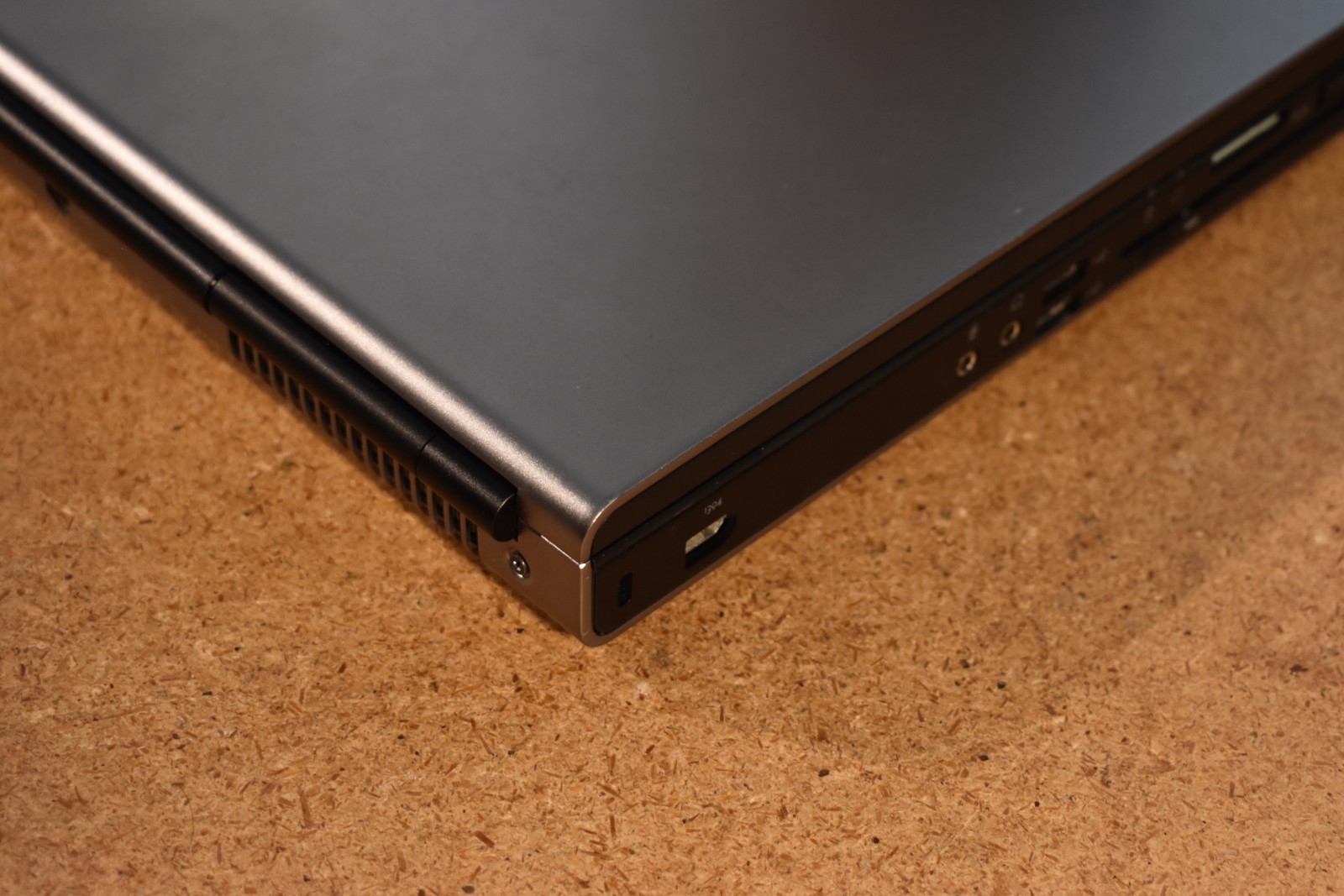 Dell Precision M6400 17″ Windows XP Quad Q9300 1TB NVidia 3700M 1920×1200 WUXGA