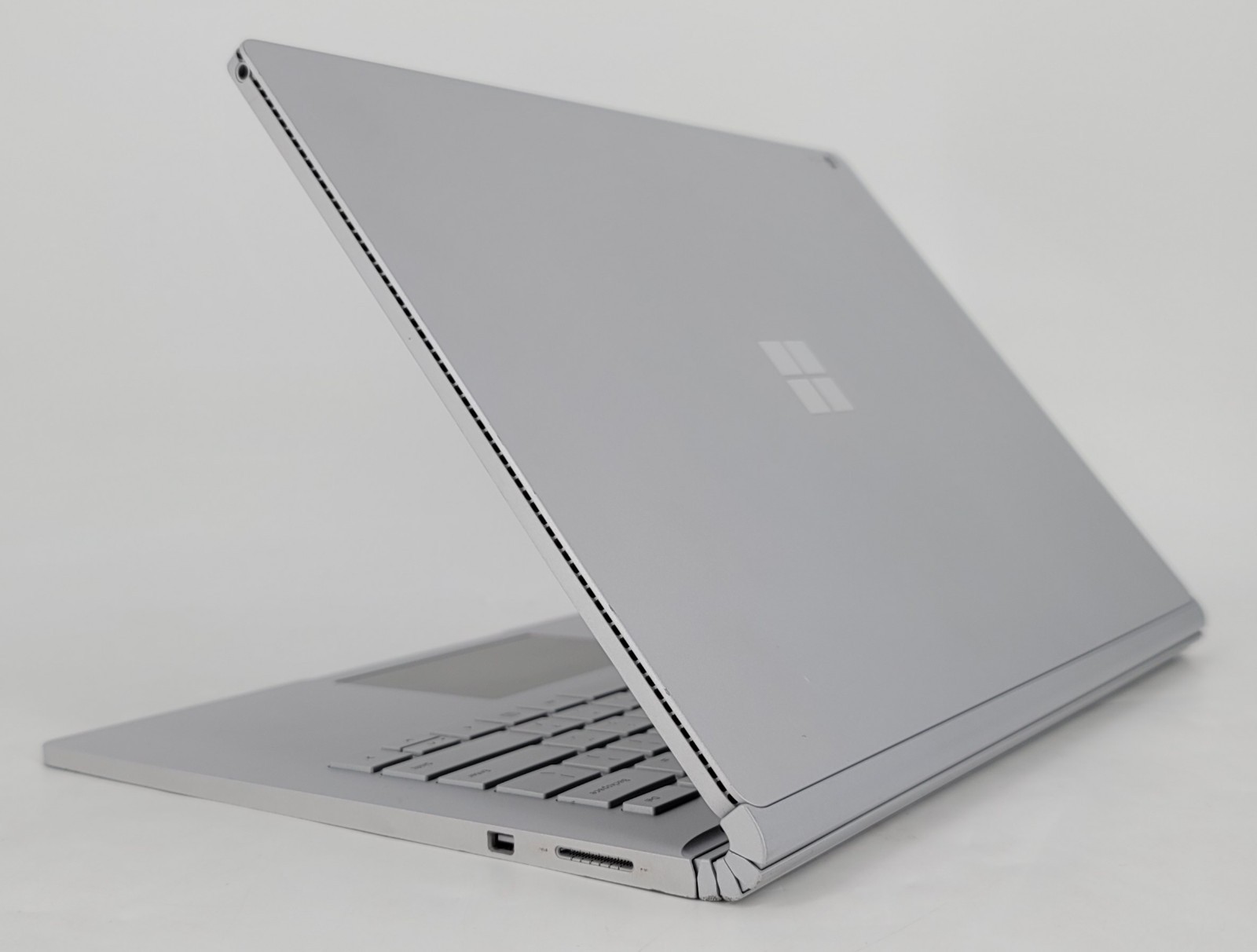 Microsoft Surface Book & Dock – 13.5″ 2-in-1 Laptop – i7-6600U 8GB RAM 256GB SSD