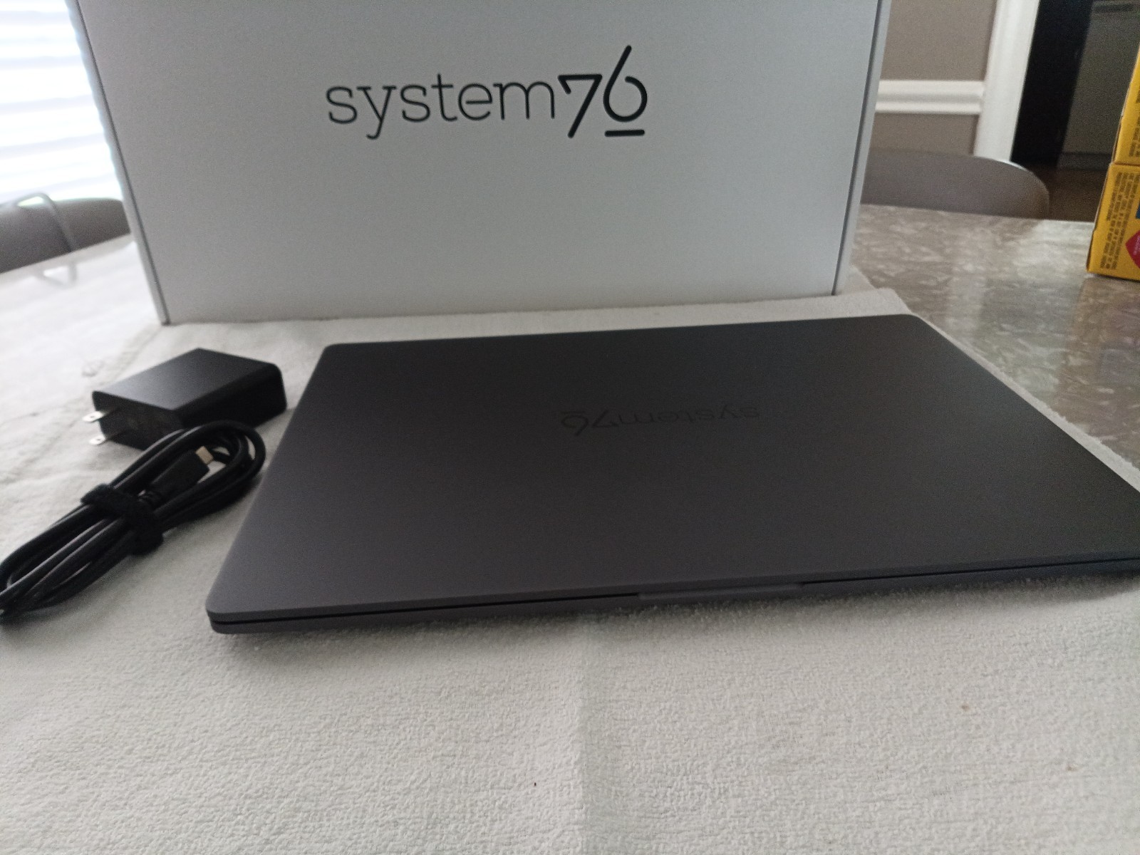 System76 Pangolin Laptop 16″, AMD Ryzen 9-8945HS, 32GB RAM, 1TB SSD, Mint Cond!!