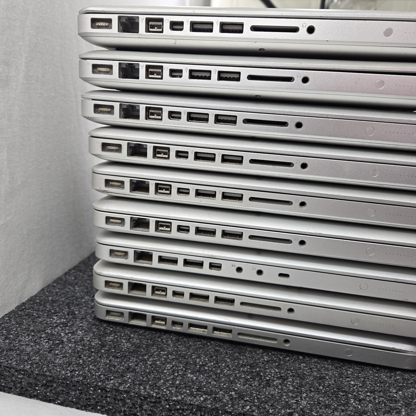 Lot of (9) Apple MacBook Pro A1278 Core 2 Duo 2.26GHz – Mixed Ram & HDD – PARTS