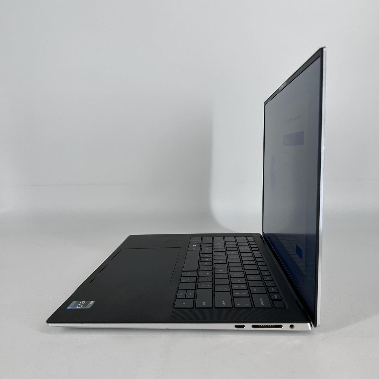 Dell XPS 15 9530 Silver FHD+ 2.4 GHz i7-13700H 32GB 2TB/512GB RTX 4060 Very Good