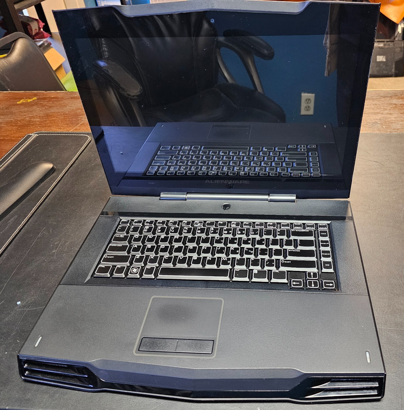 Alienware M15x, Intel Core i7-Q840, 15.6″, NVDIA GTX 260M 1GB VRAM, Untested