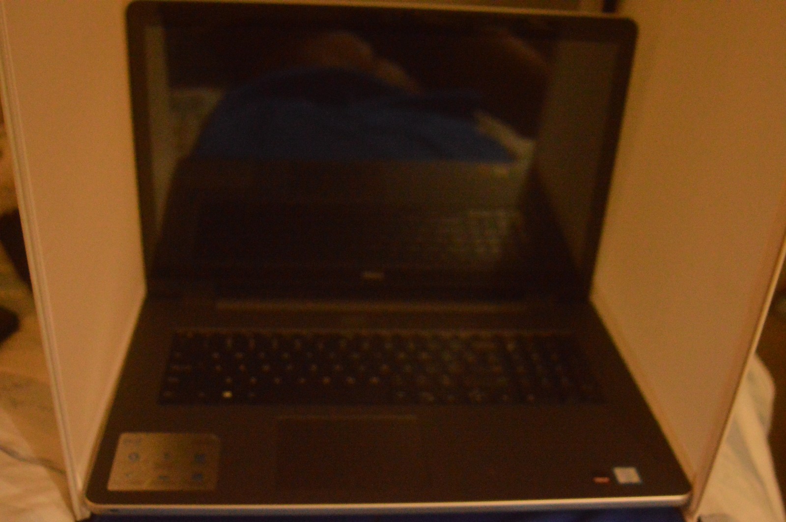 dell 5759 inspiron /16 mem/ 230mhz/windows 10/1000 mb h/ drive