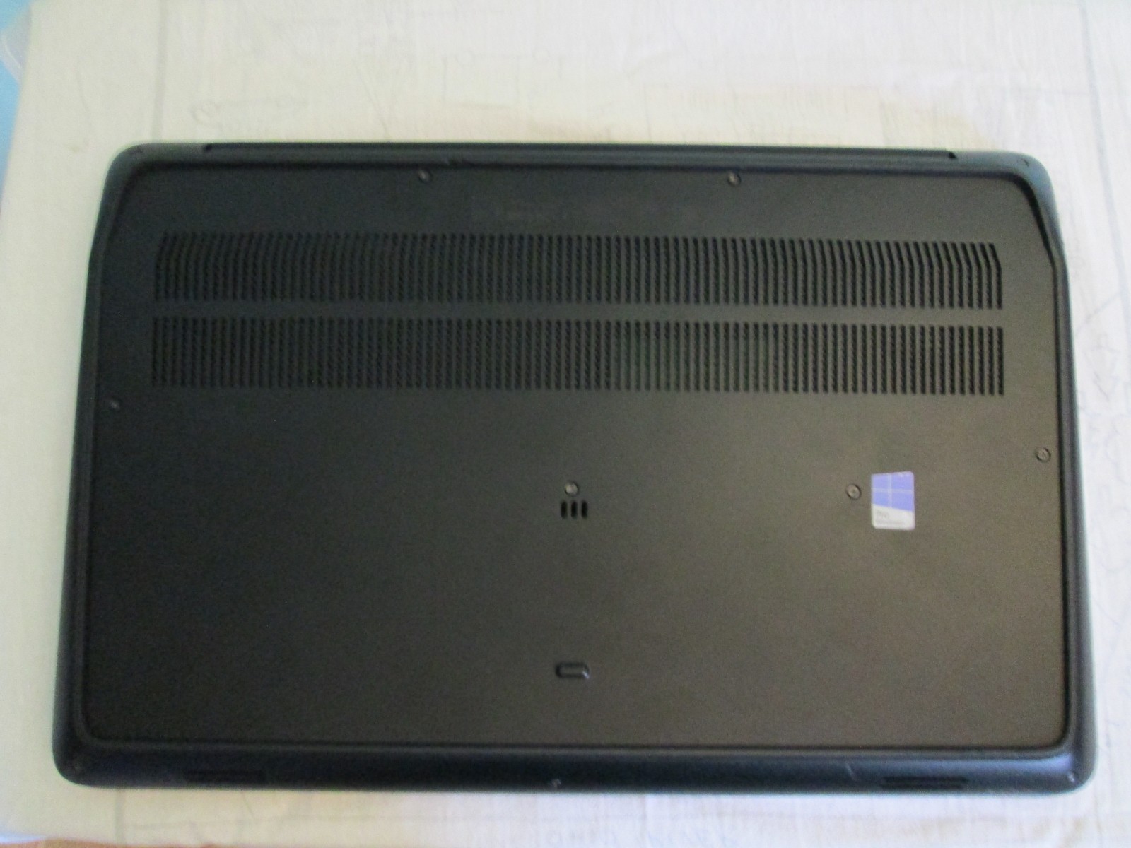 HP Zbook 17 gen 3 🌈DREAMCOLOR🌈 i7-6820HQ 32GB RAM 240GB SSD works great!