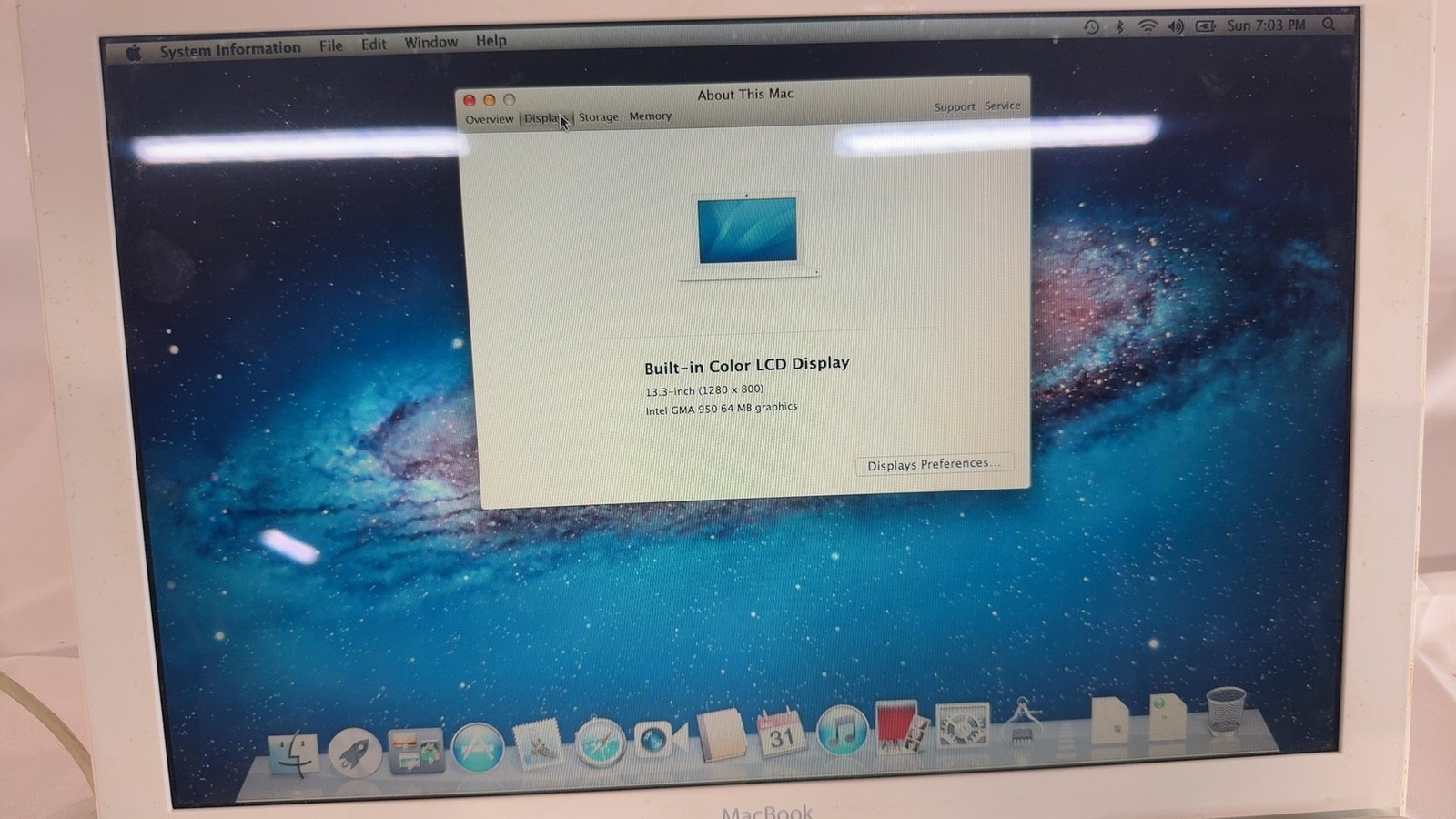 Apple MacBook 2.16GHz Intel Core 2 Duo 2GB DDR2 120GB HDD 13.3″ White