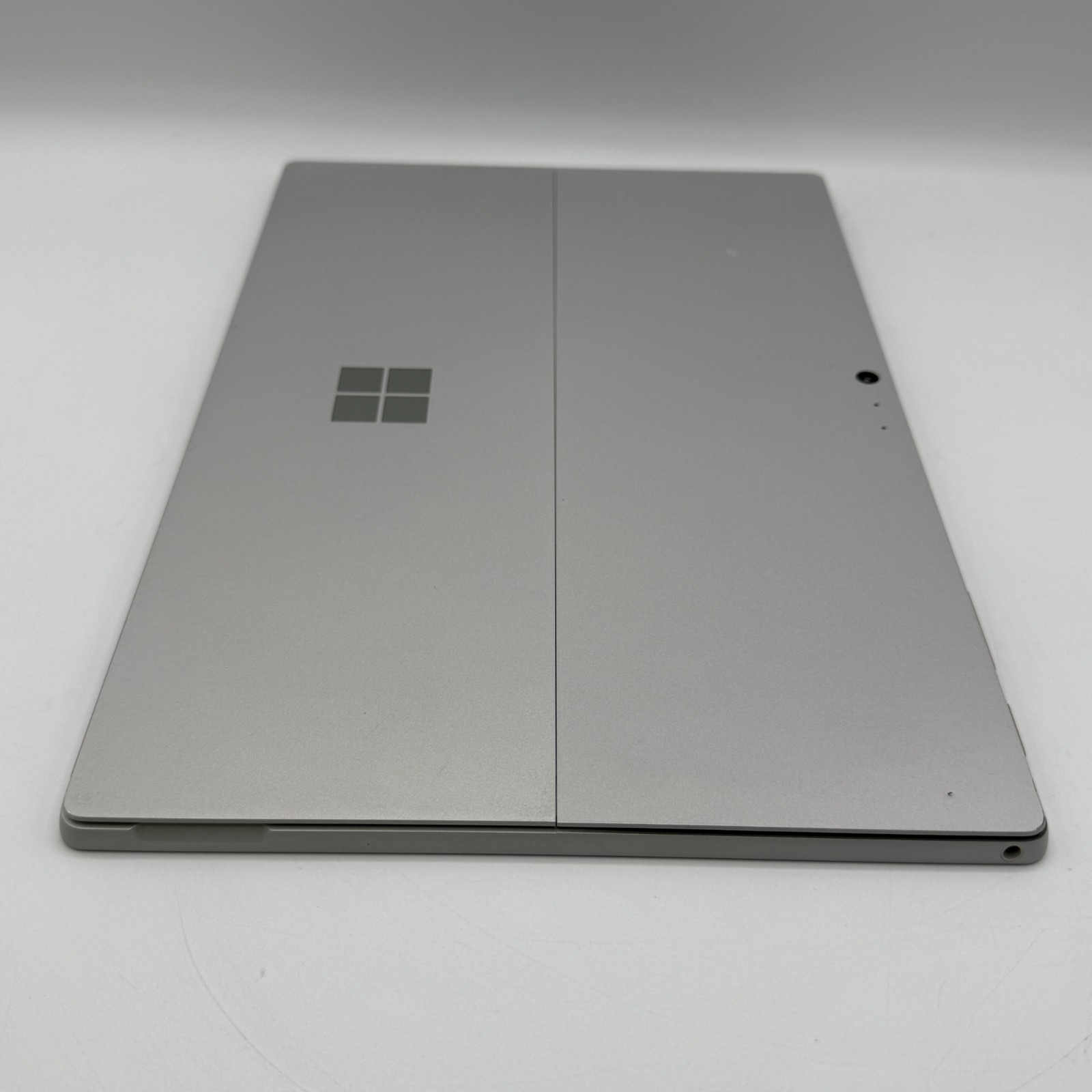 Microsoft Surface Pro 5 1796 i5-7300U 8GB RAM 128GB SSD 12.3″ Tablet Silver – C