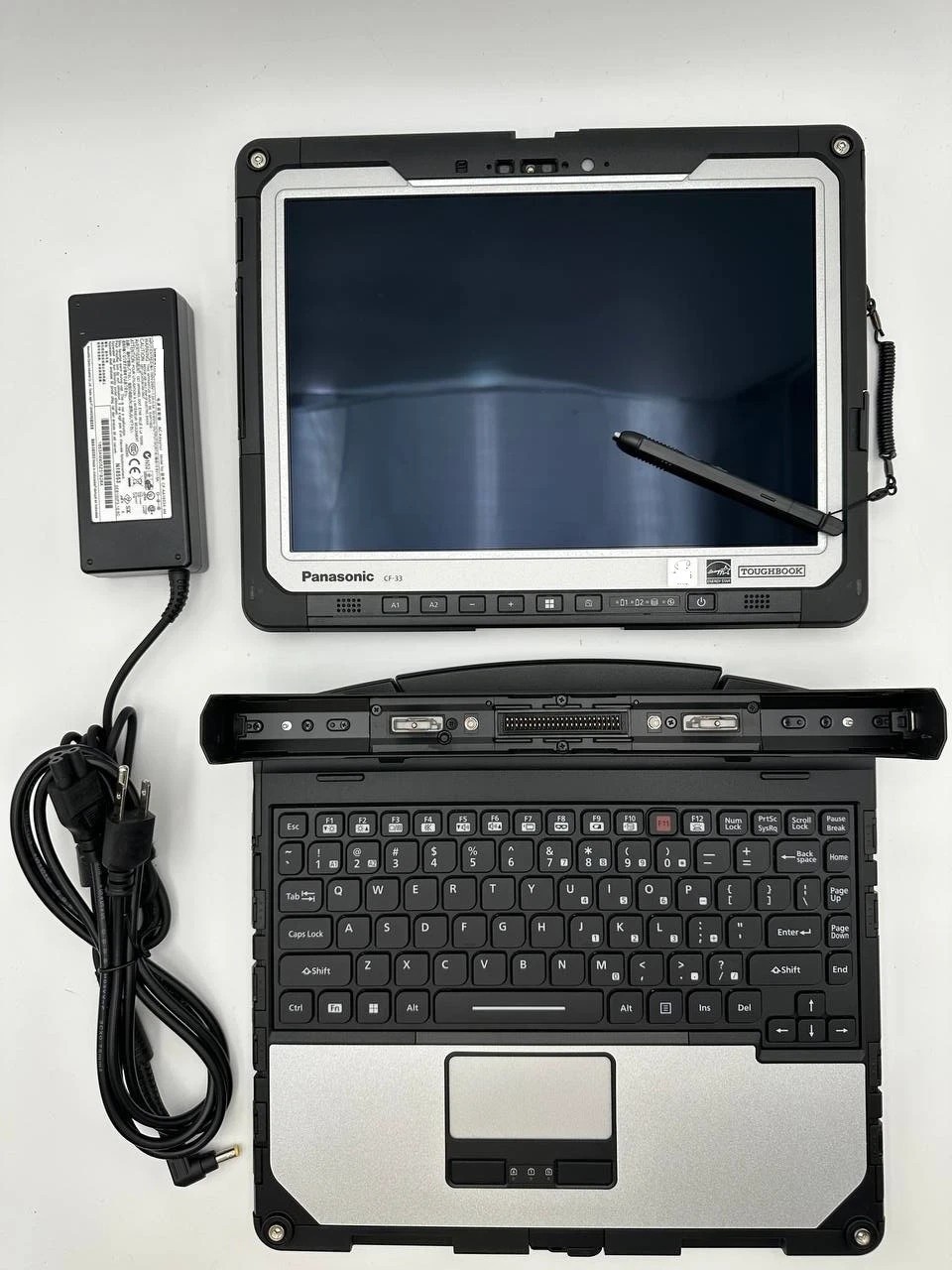 Panasonic Toughbook CF-33 12.1″ Touch i7-7600 16GB 256GB 2410 Hours LTE /Gps