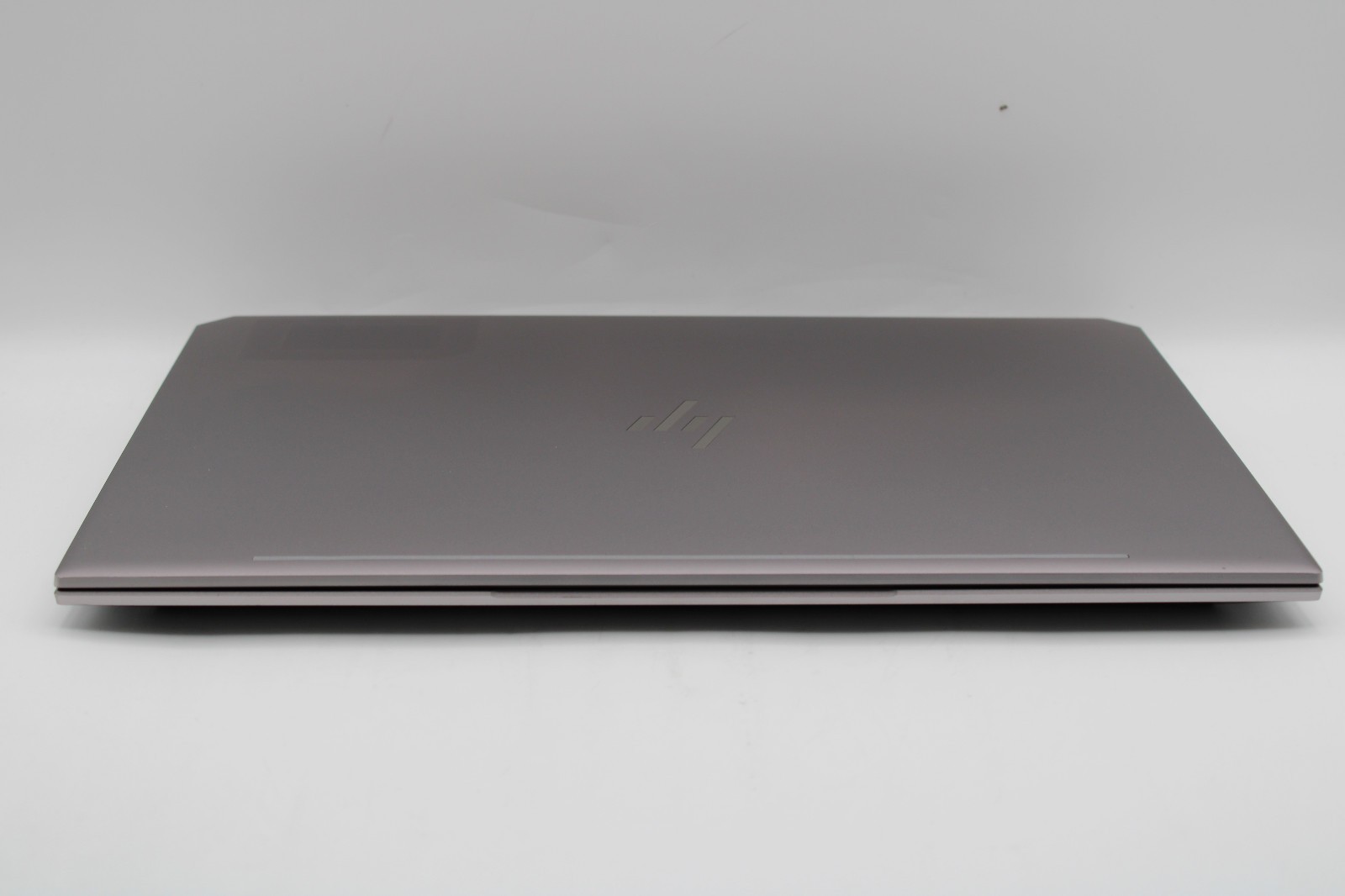 HP ZBook Studio G5 _ i9-9880H @ 2.3 _ 32GB RAM _ 500GB SSD _ P2000 _ No OS *READ