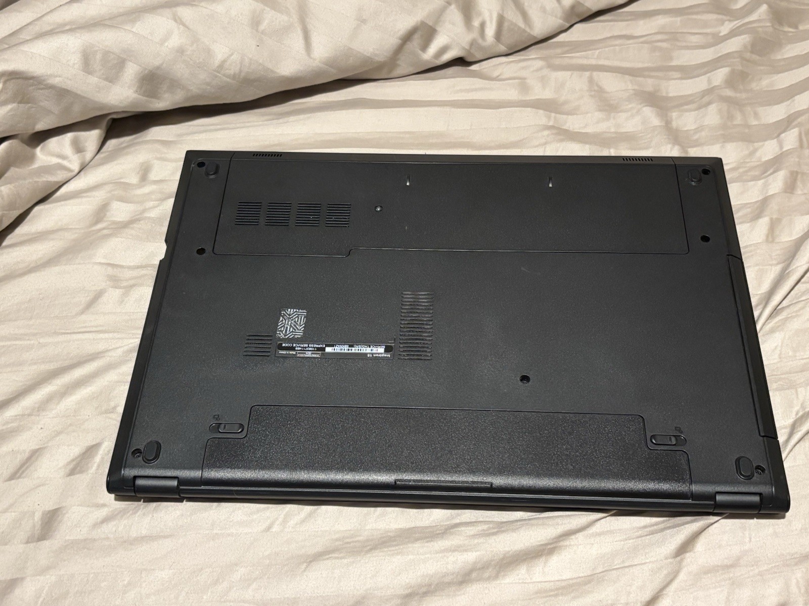 Dell Inspiron 15 3542, Core i3-4005U, 8GB RAM, No HDD, No OS, Doesn’t Power On