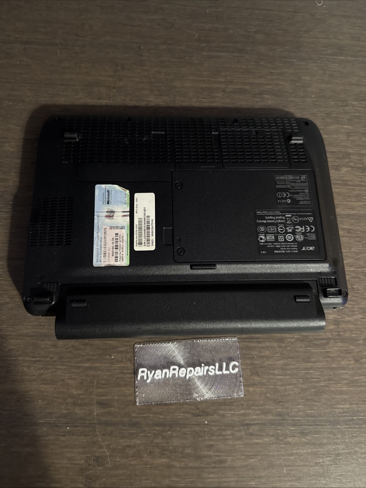 Acer Aspire One KAV10 Intel 1GB RAM 160GB Vintage Laptop Win XP