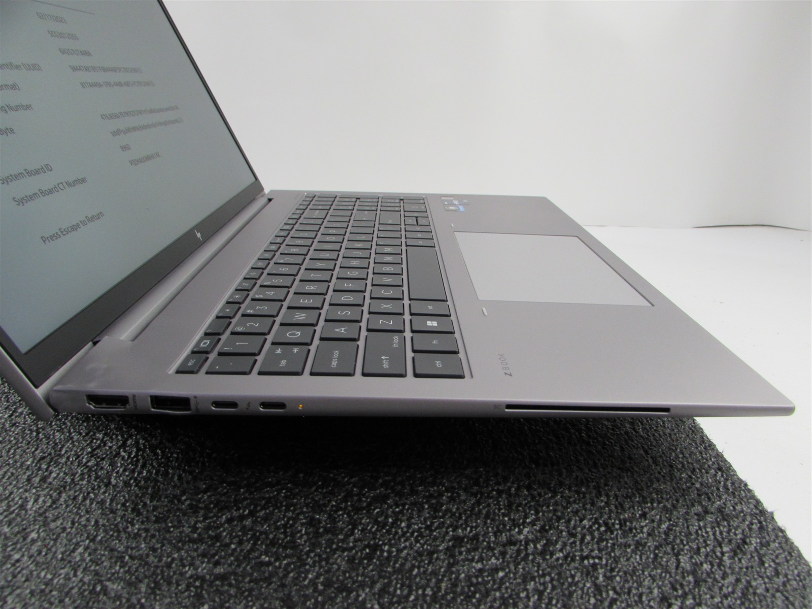 HP ZBOOK FIREFLY 16 (G9) 1920X1080 FHD I7-1265U 512GB SSD 16GB RAM NO O.S
