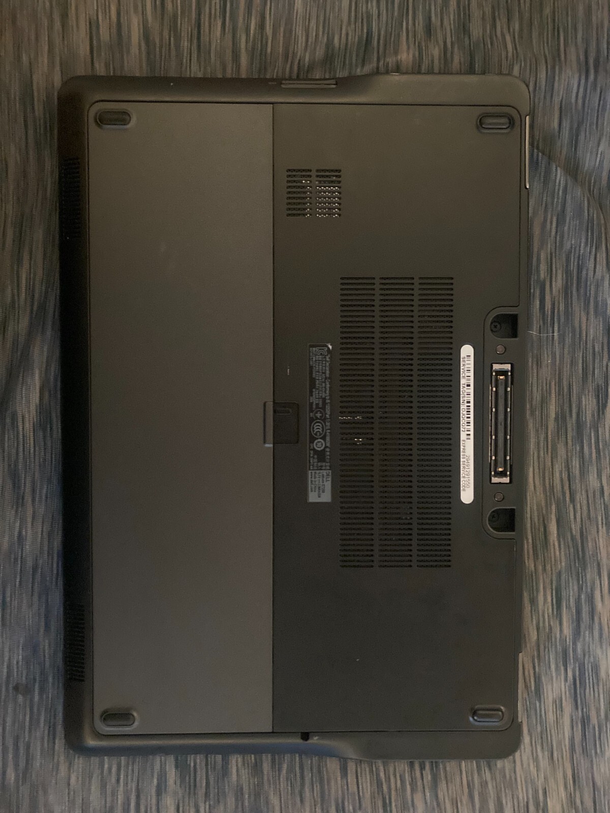 Dell Latitude E7250 12.5″ (256GB, Intel Core i7 5th Gen., 2.60GHz, 16GB) Laptop