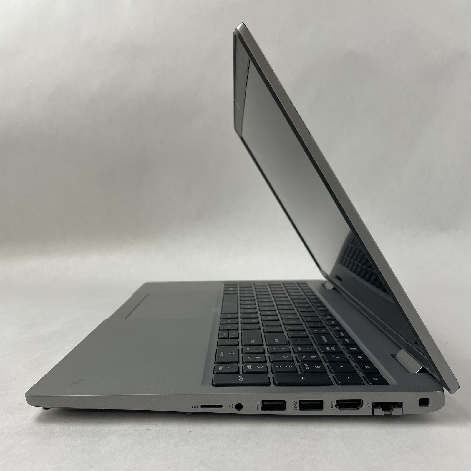 Dell Latitude 5520 15.6″ i5-1145G7 2.60 GHz 8 GB RAM No SSD/OS/AC/Battery – READ