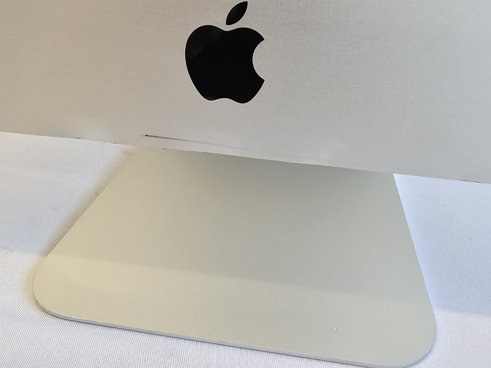 Apple iMac A1418 All-In-One Intel i5 – 8GB RAM – 1TB – Mac OS Catalina