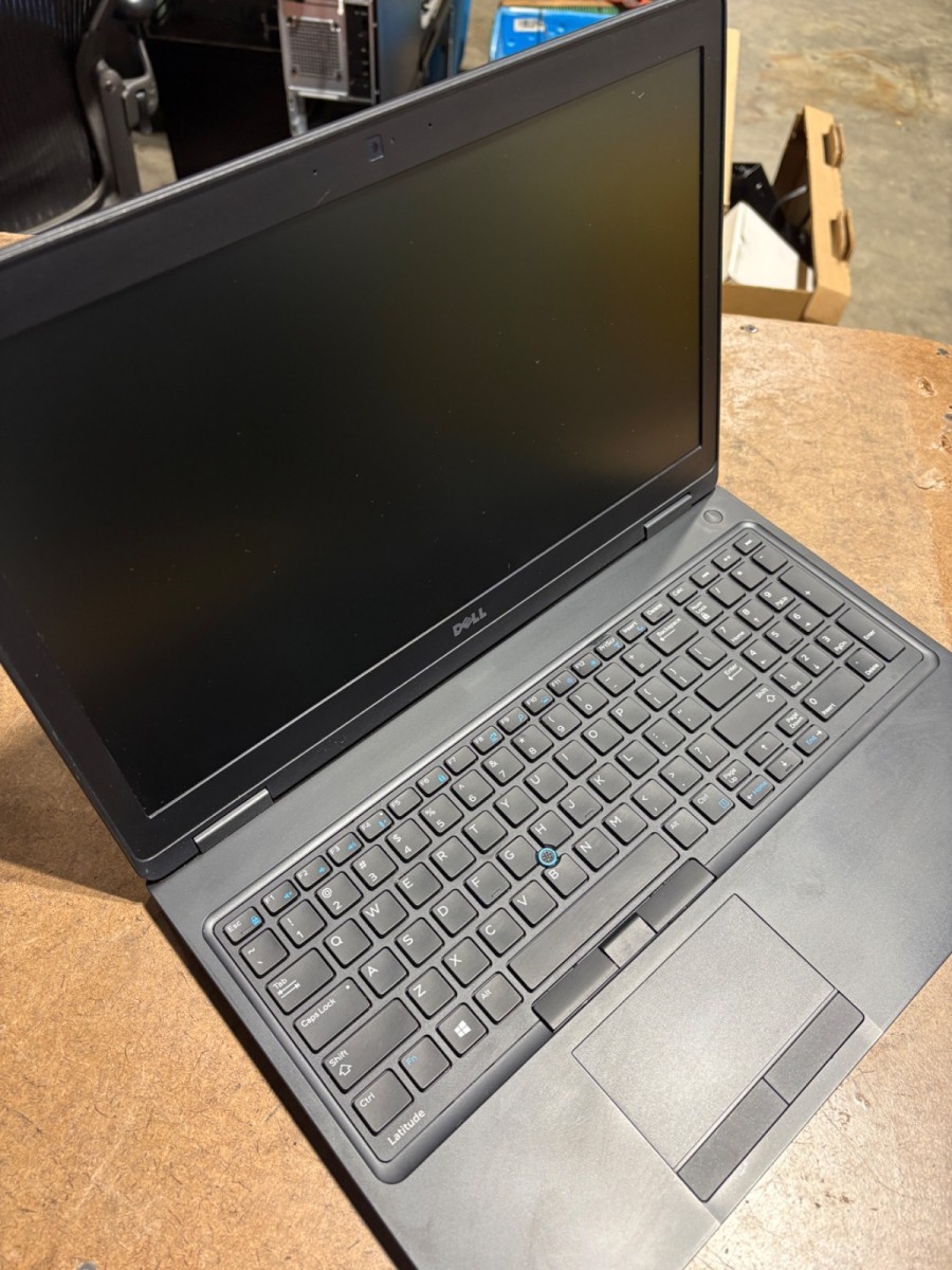 Dell Latitude 5580 15.6″ i5-7200U 8GB RAM 275GB SSD No Charger/OS