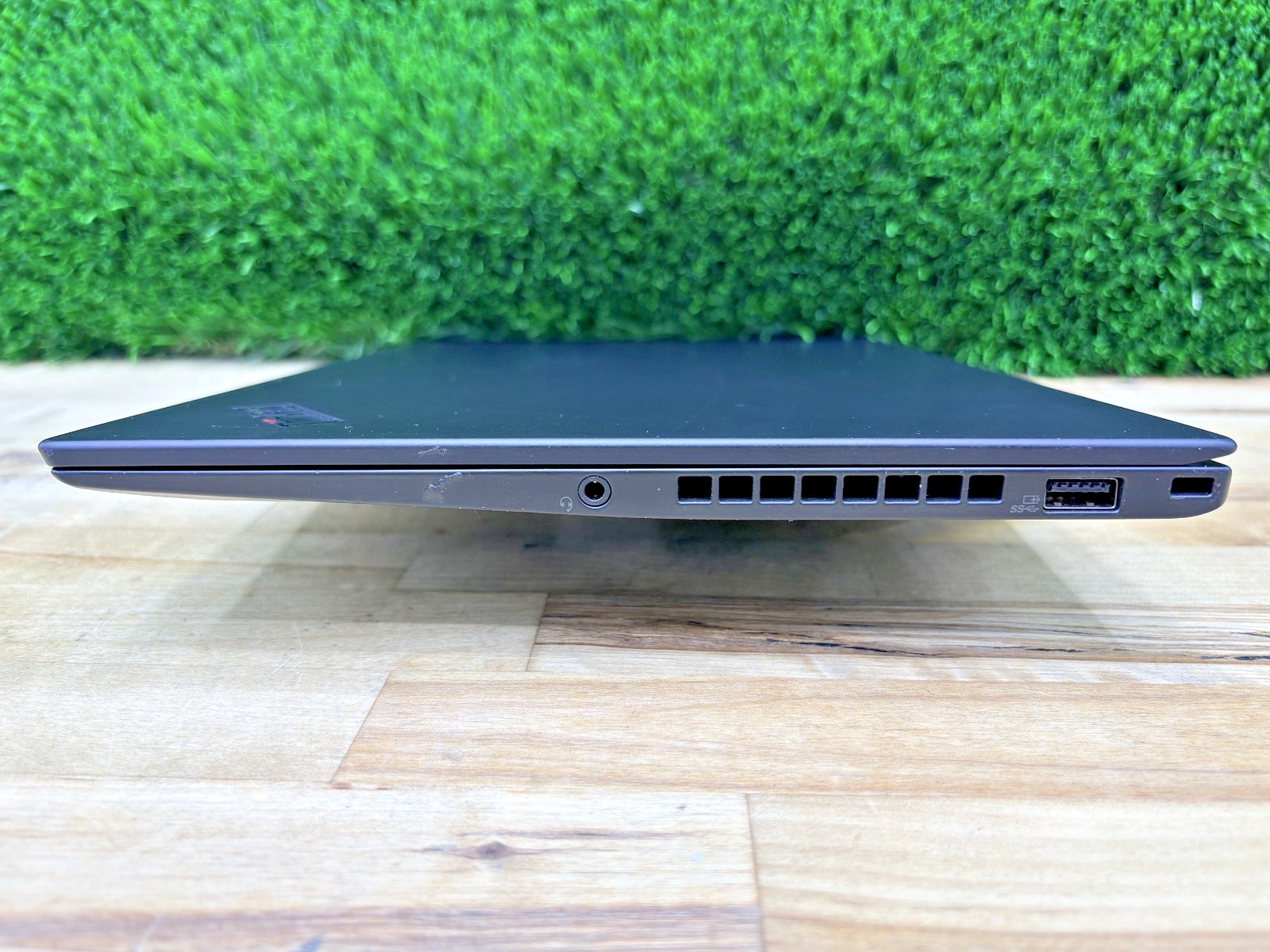 Lenovo ThinkPad X1 Carbon Gen 6 Intel i7-8th Gen 16GB RAM 256GB SSD Win 11 Pro*