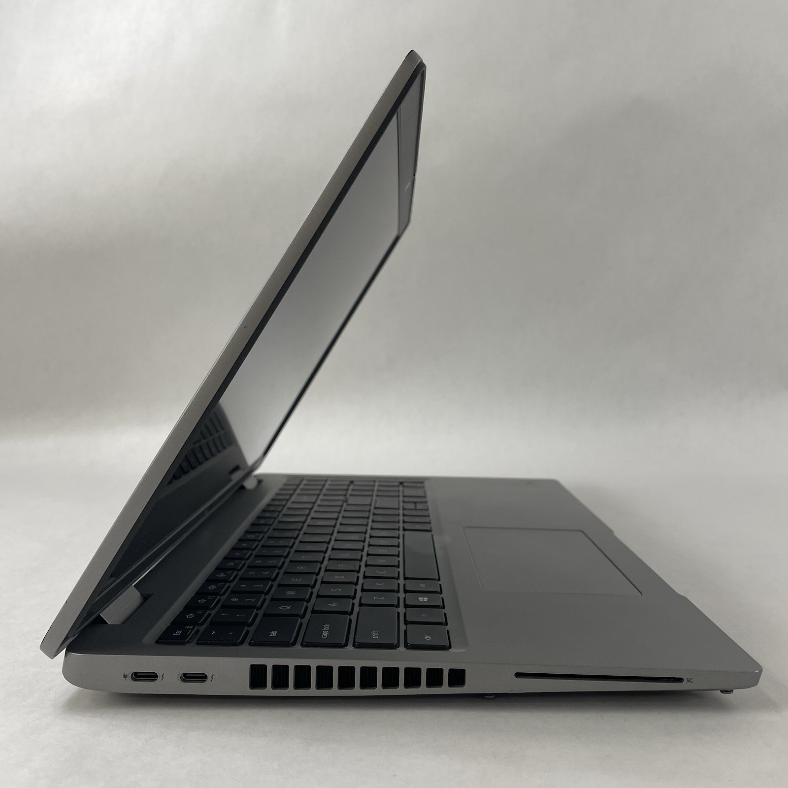 Dell Latitude 5520 15.6″ i5-1145G7 2.60 GHz 8 GB RAM No SSD/OS/AC/Battery – READ