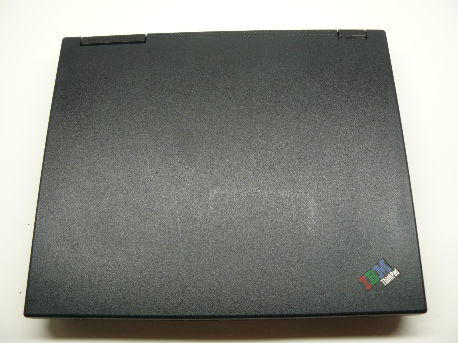 IBM Thinkpad A20m – For Parts/Repair, No Power – Celeron 500MHz, 64MB RAM – 2000
