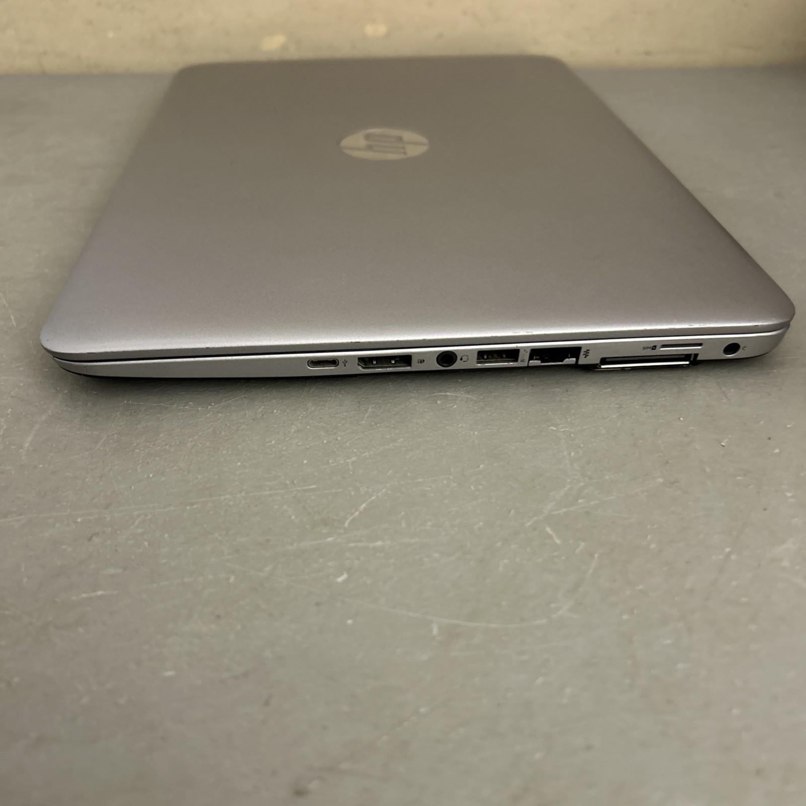 HP EliteBook 840 G4 14″ Core i5 8GB RAM, 256 GB SSD Window 11