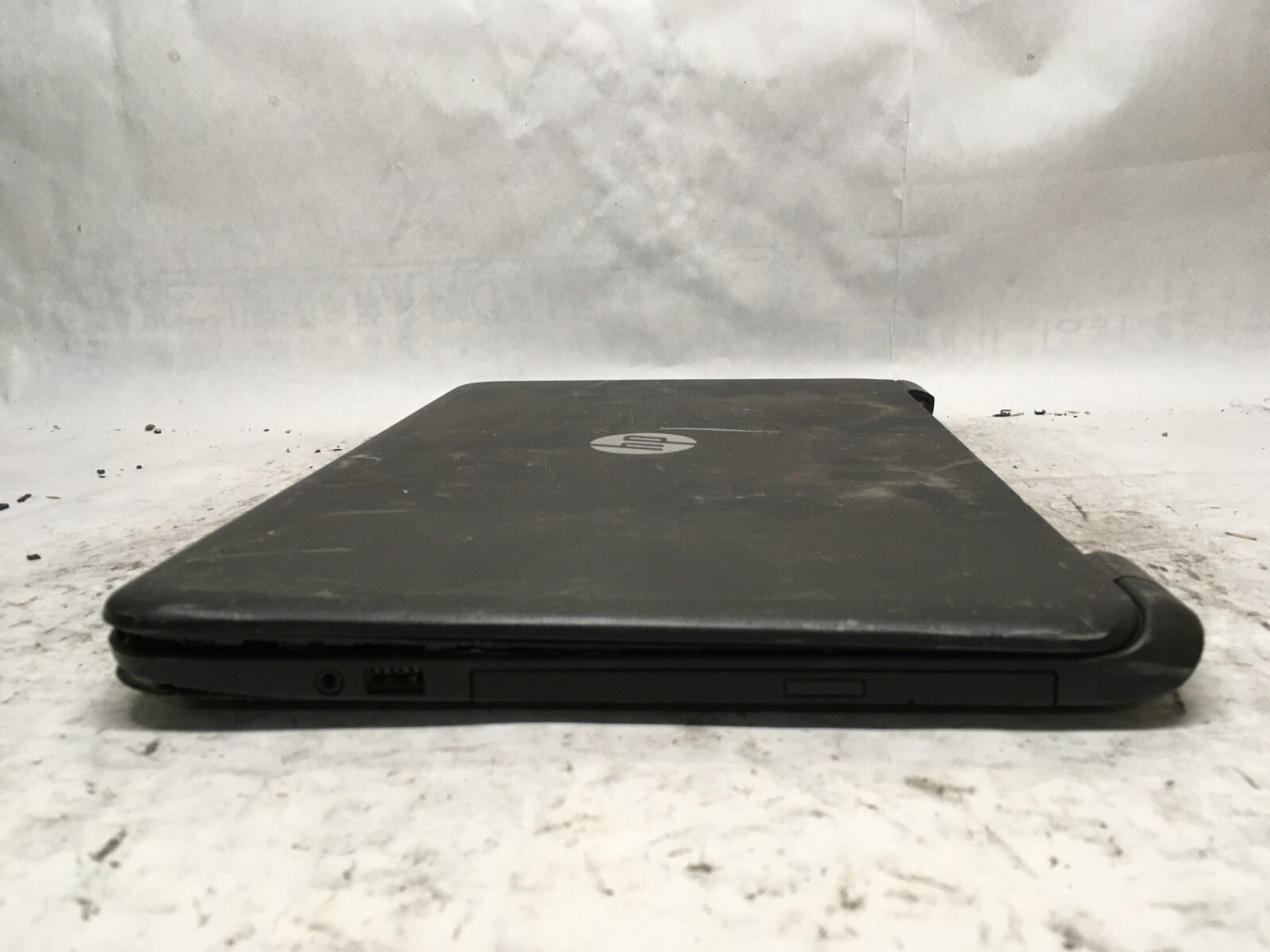 HP 15 – f211wm 15″ (AS IS) – Intel Celeron N2840 – JZ
