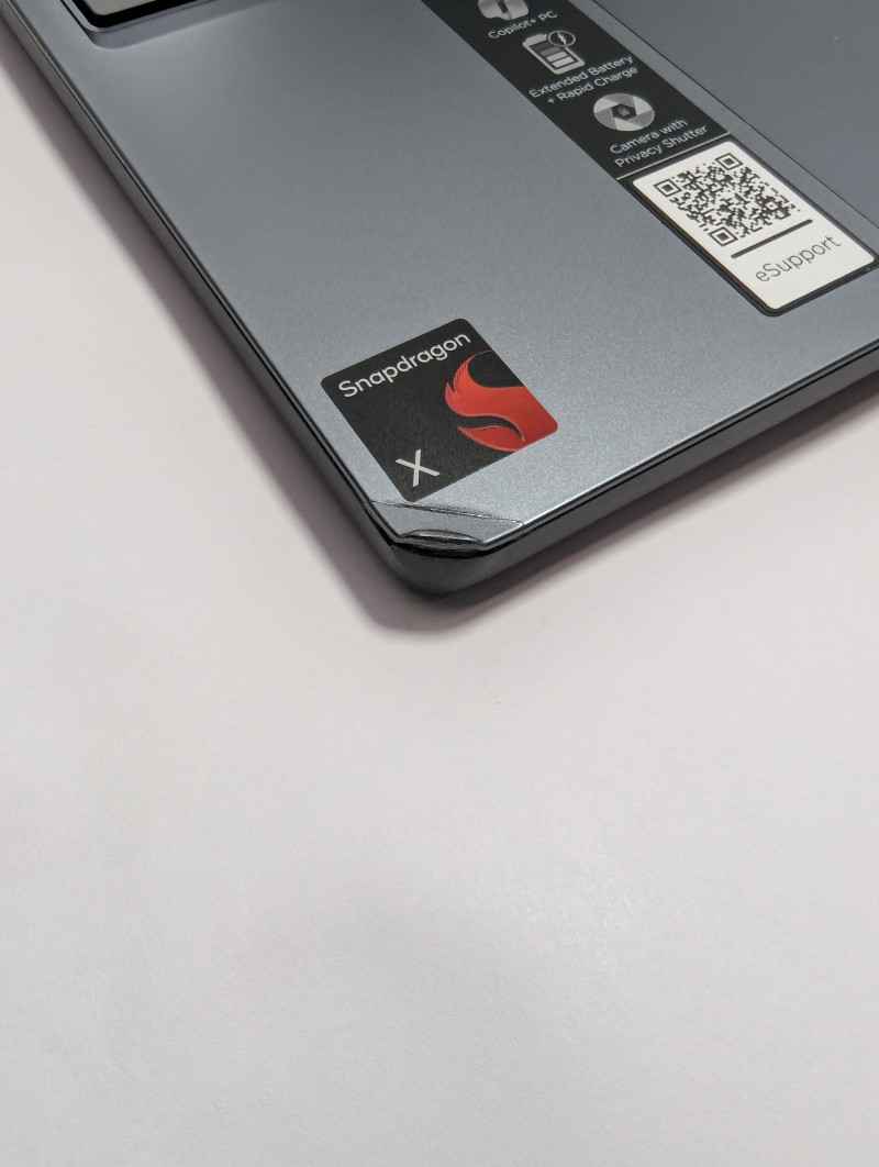 Lenovo IdeaPad Slim 3x Snapdragon X 16GB RAM 1TB SSD 15.6″ Touch WUXGA 1920×1200