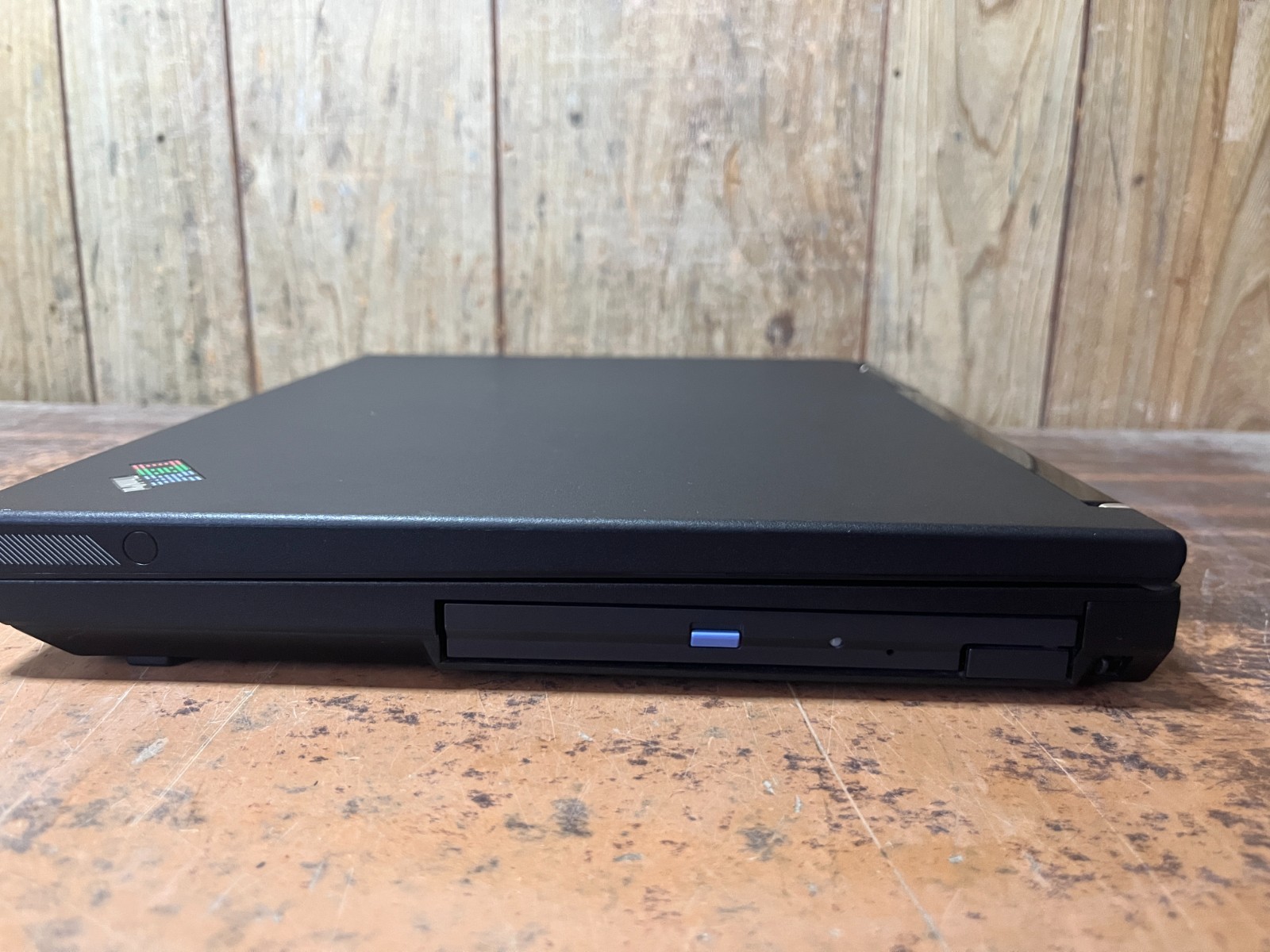 IBM ThinkPad R31 14″ Retro Collector Vintage Laptop Windows XP Pro Parallel Port