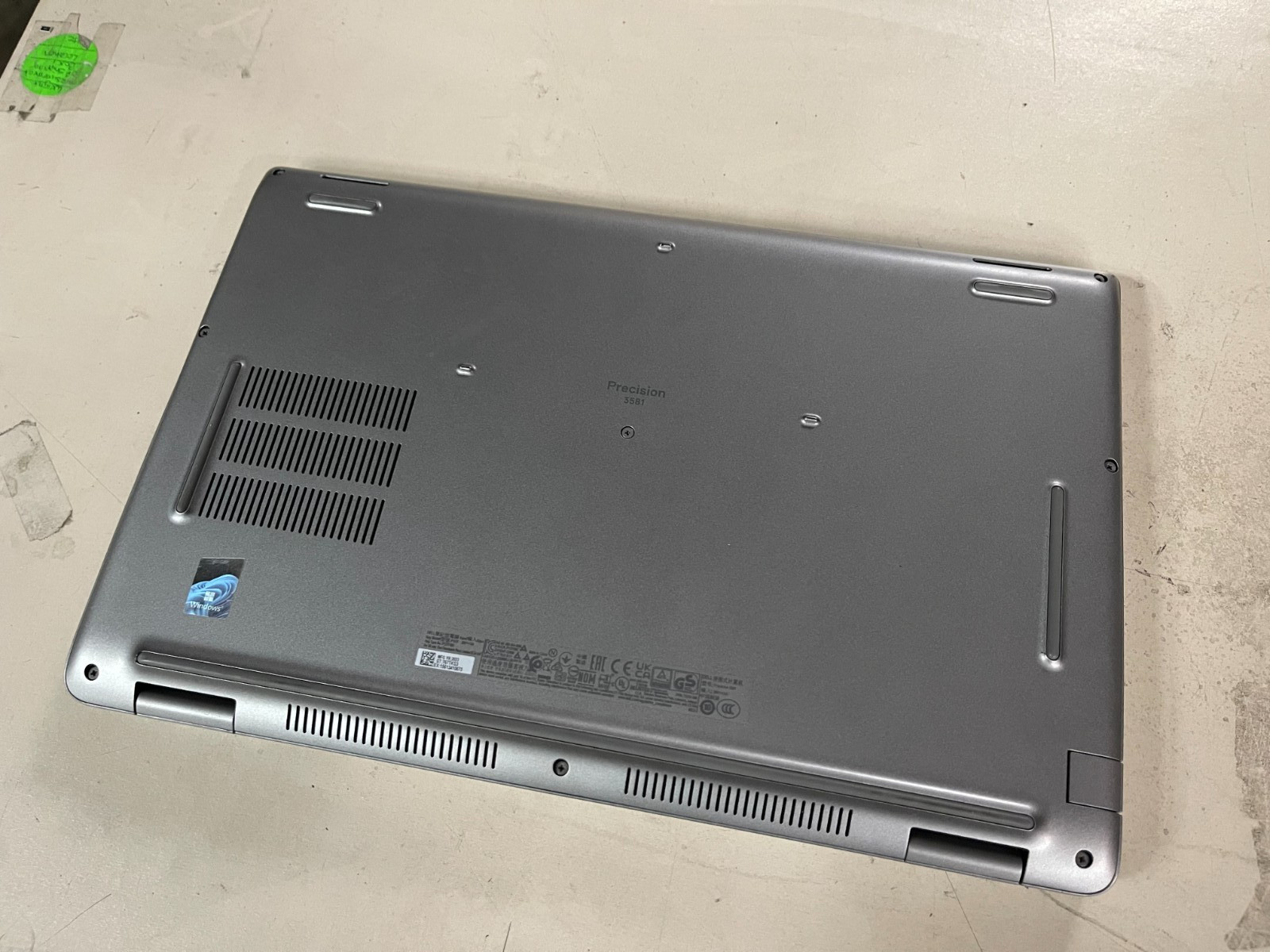 Dell Precision 3581 15.6″ i7-13700H 2.4GHz 16GB RAM 512GB SSD