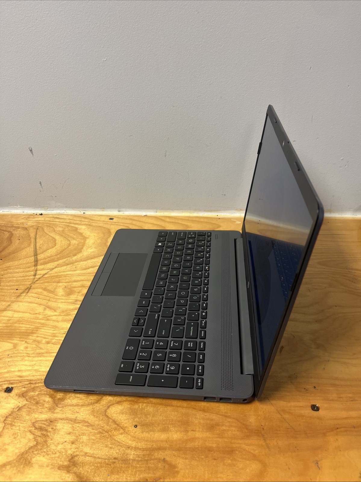HP 255 G8 AMD Ryzen 5 5500U 16GB RAM 256GB SSD Win11 Pro