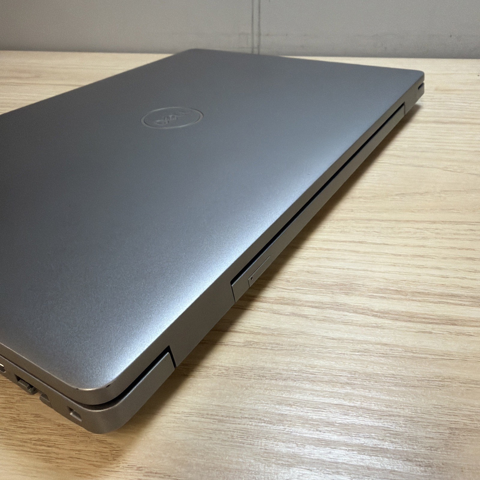 Dell Latitude 5520 i5-1145G7 16GB 512GB SSD 15″ FHD Win11 – Some Scratches