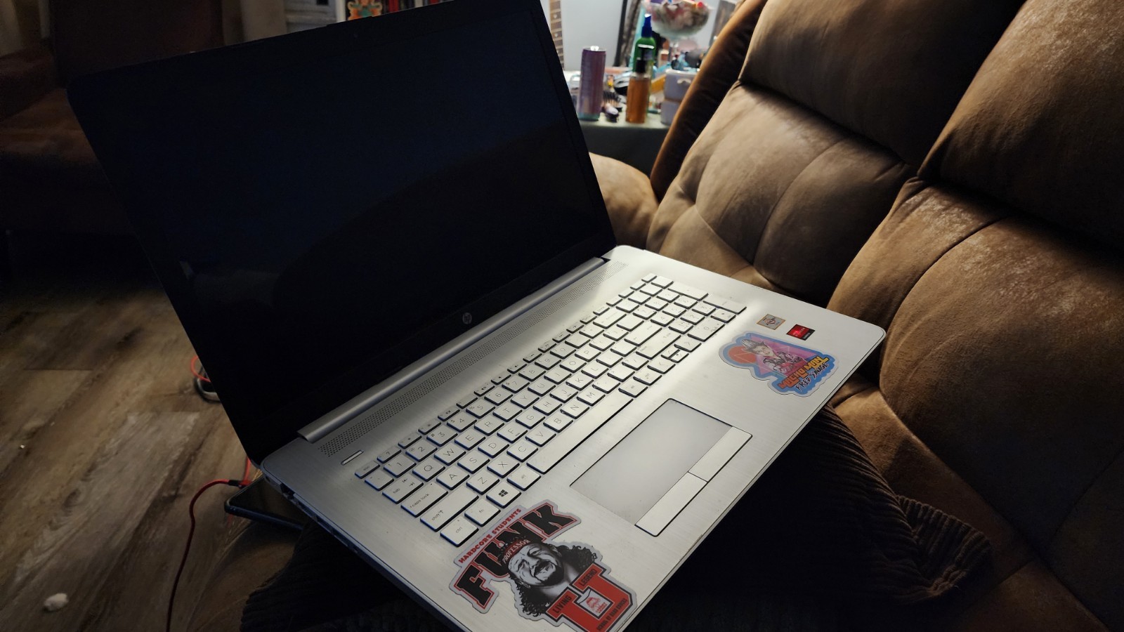 HP 17-ca2020nr 17.3″ Notebook – AMD Athlon Gold 3150U 8GB 1TB BD (Please Read!)