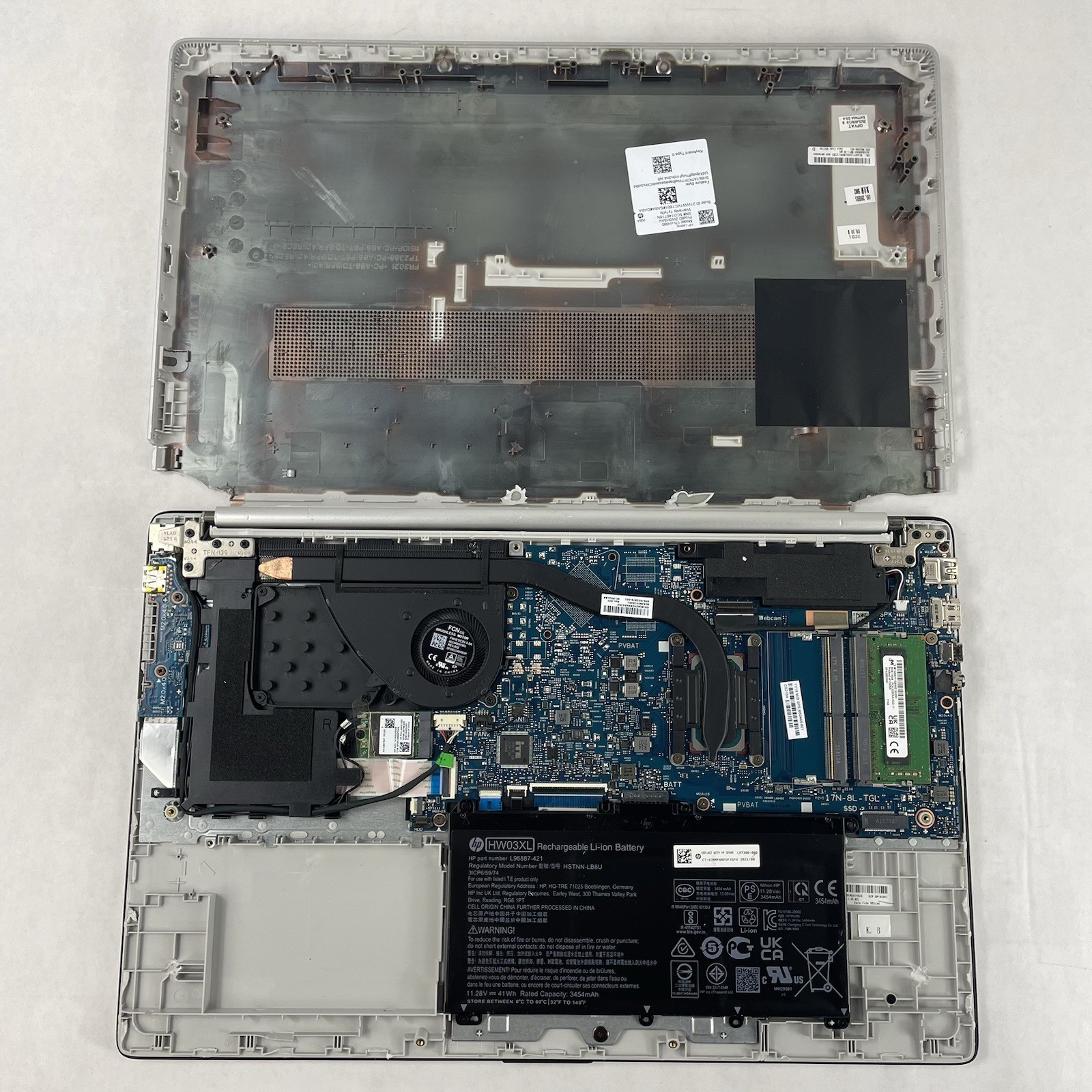 HP 17+-cn000 17.3″ i7-1165G7 2.80 GHz 8 GB RAM No SSD No OS – Bad Corners