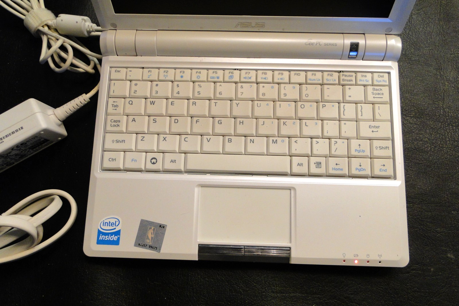 Asus Eee PC 900 Laptop Intel 512MB Ram Asus Operating OS W OEM GOOD BATTERY & AC