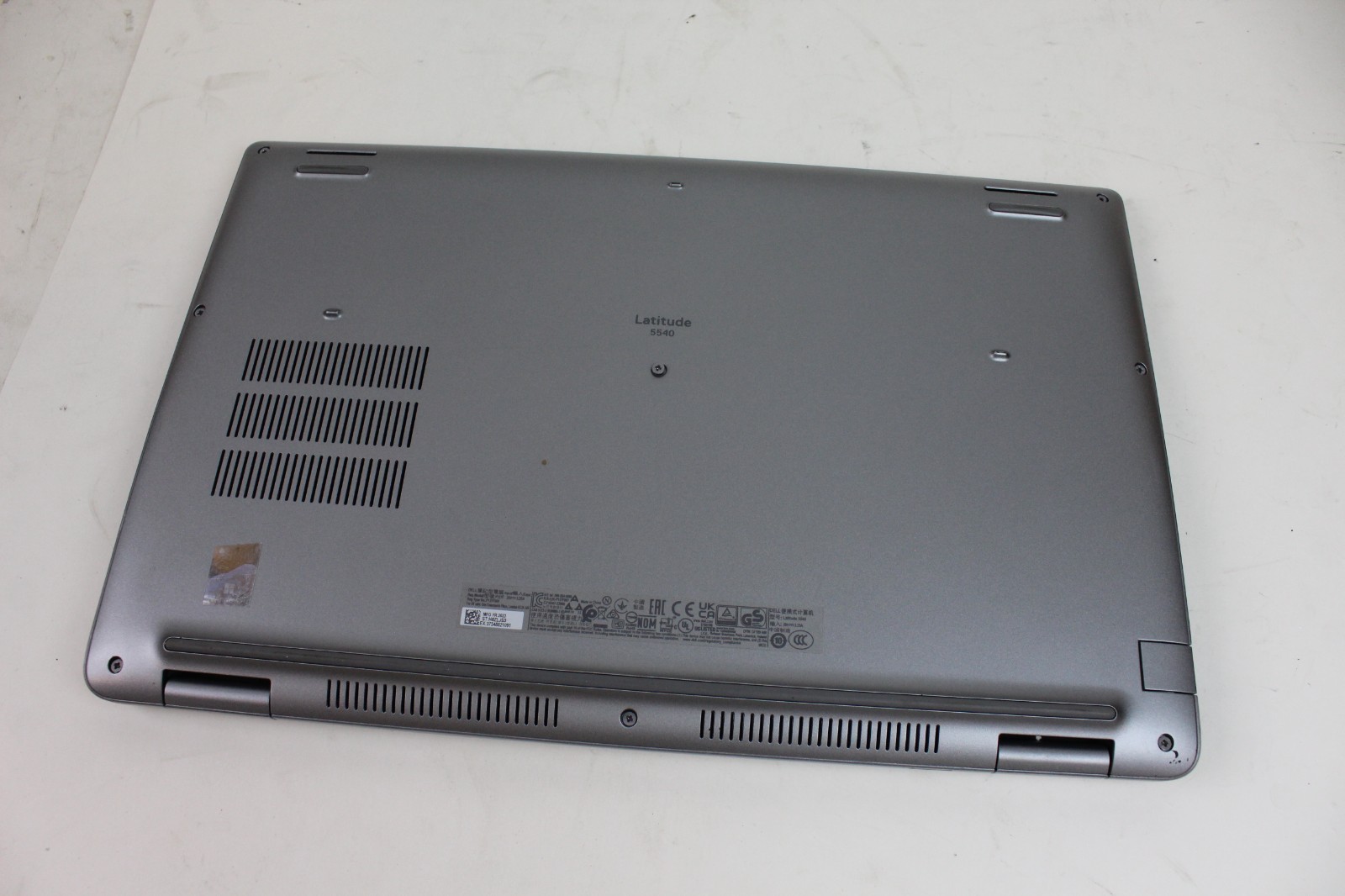 AS IS PARTS NO POWER Dell Latitude 5540 15.3″ i7-1365U 8GB RAM NO HDD