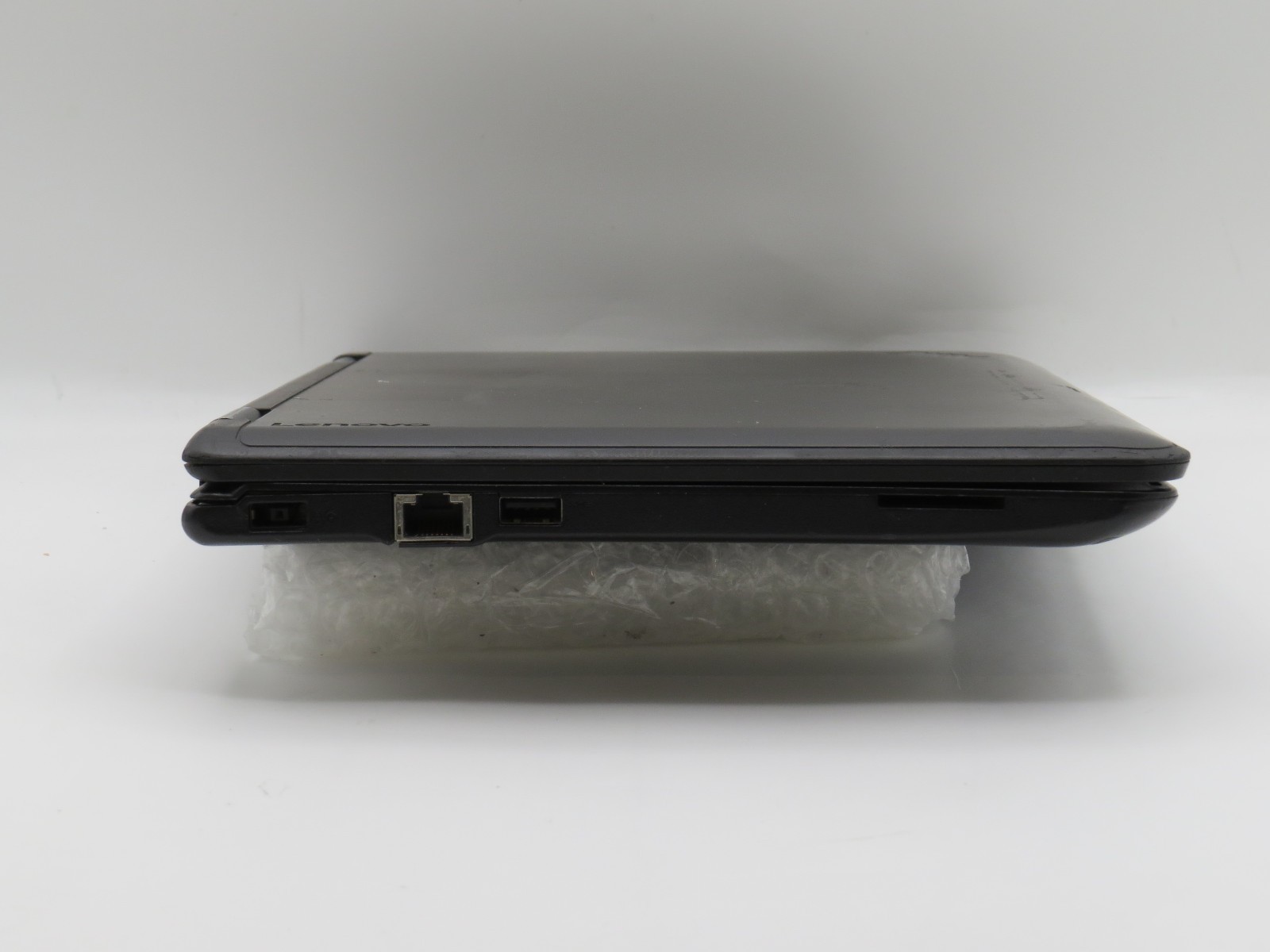 Lenovo Yoga 11e i3-6100U @ 2.3GHz 8GB DDR3 256GB m2 11″ Touch No Batt/OS
