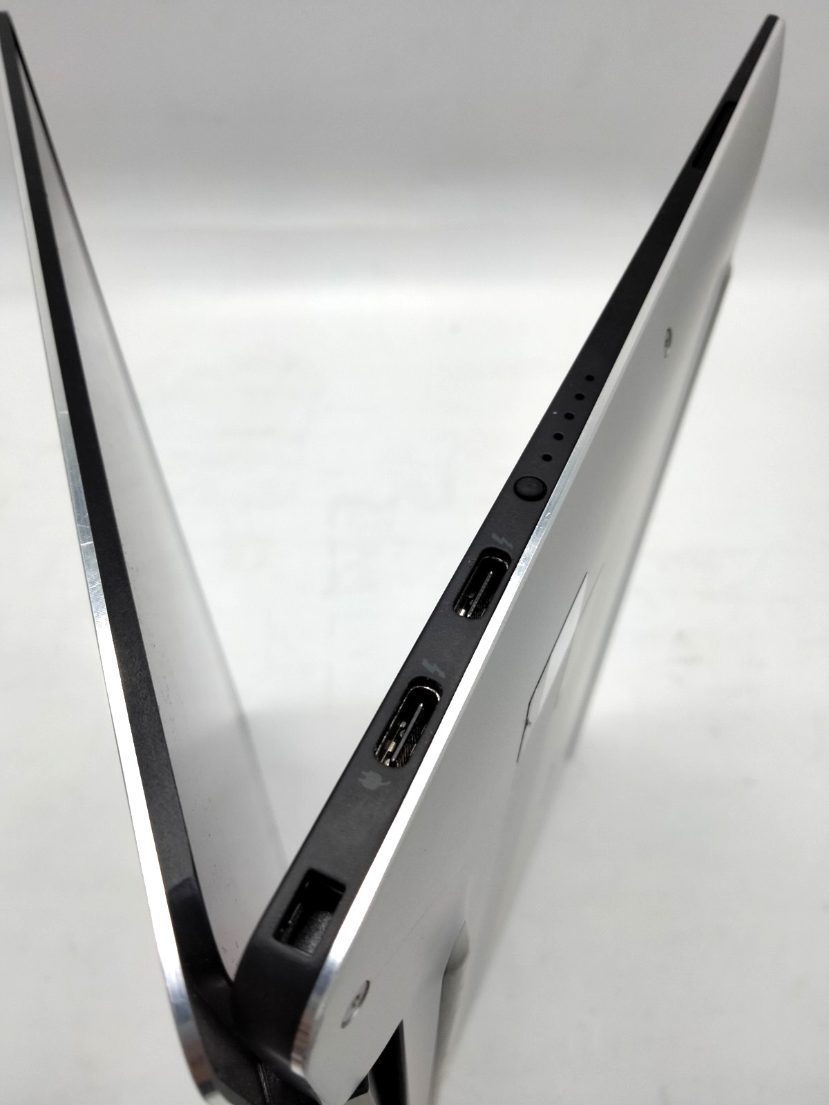 Dell XPS 13 7390 I7-10510U 2.30GHz 16GB Ram 512gb SSD laptop