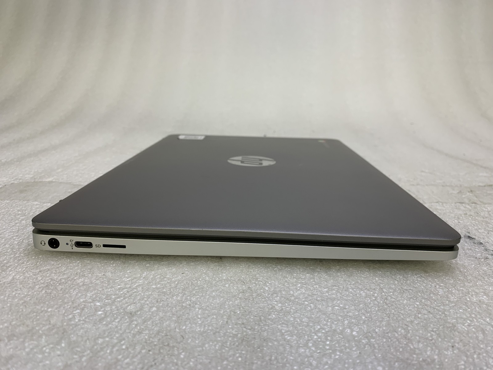HP 14a-na0023cl 14 inch (64GB, Intel Celeron, 2.60GHz, 4GB of ram)