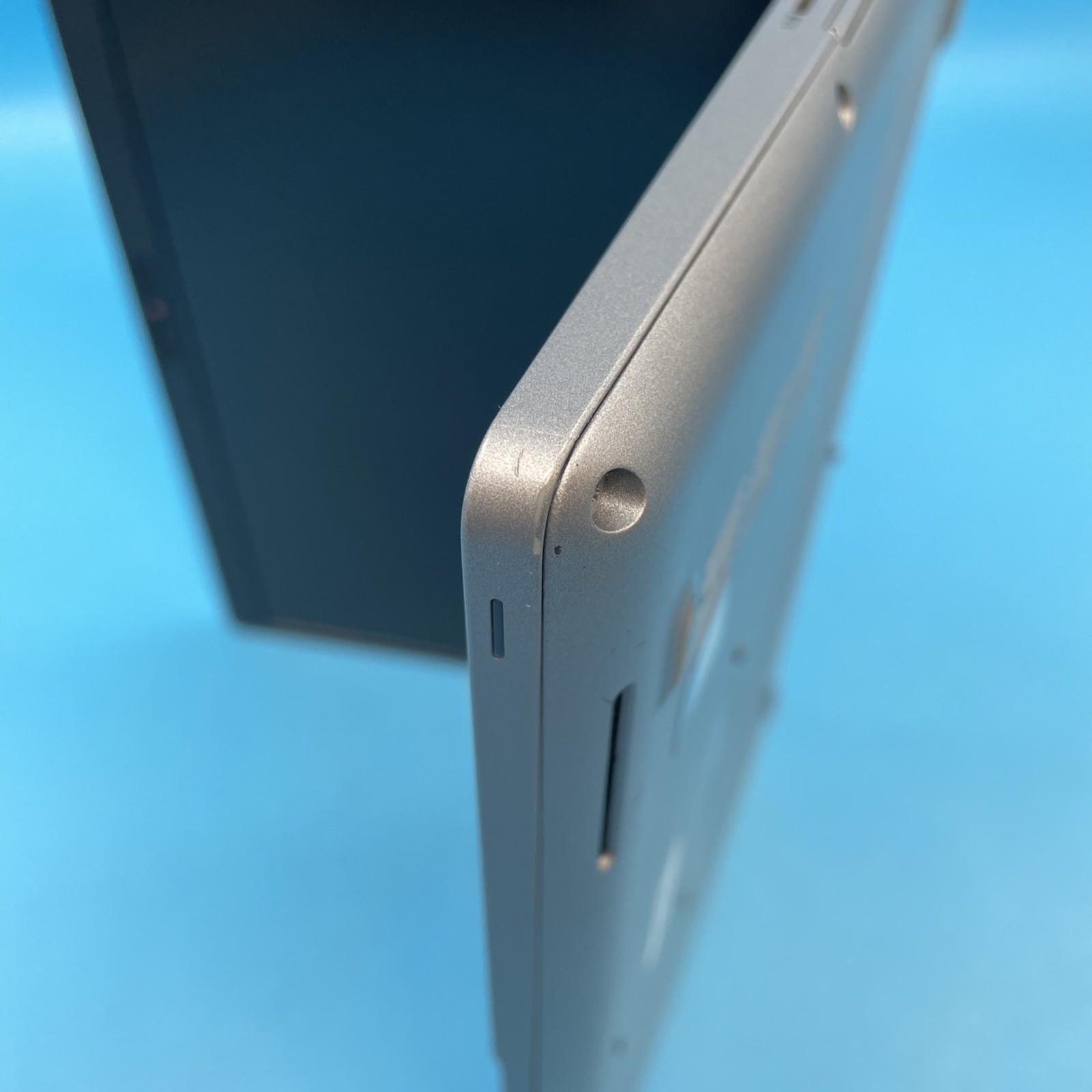 Dell Latitude 5410 | i5-10310U | 16GB RAM | NO SSD | NO OS | 33% BATTERY