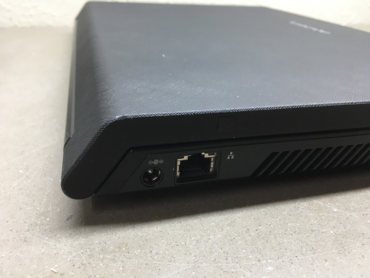Lenovo Laptop IdeaPad Y510 15.4″ Pentium T2390 2GB RAM 160GB HD Windows 7 Pro
