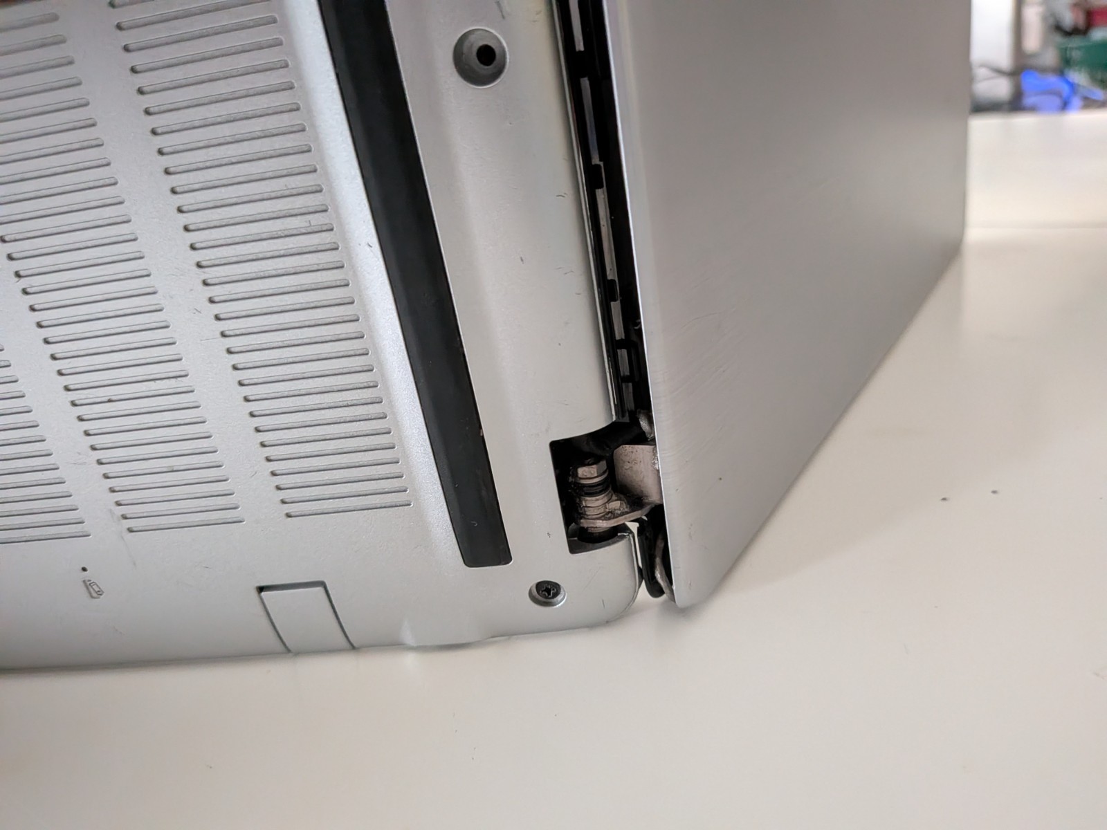 Acer Aspire 5 15.6″ (512GB HDD, AMD Ryzen 3200U, 2.6GHz, 12GB) READ DETAILS
