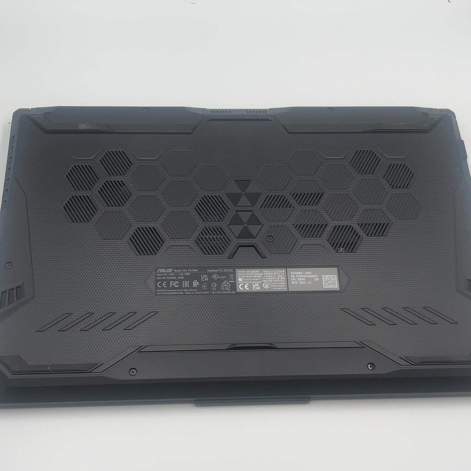 Asus TUF A17 FA706N 17.3″ Ryzen 5 7535HS 16GB RAM 512GB SSD GeForce RTX 2050