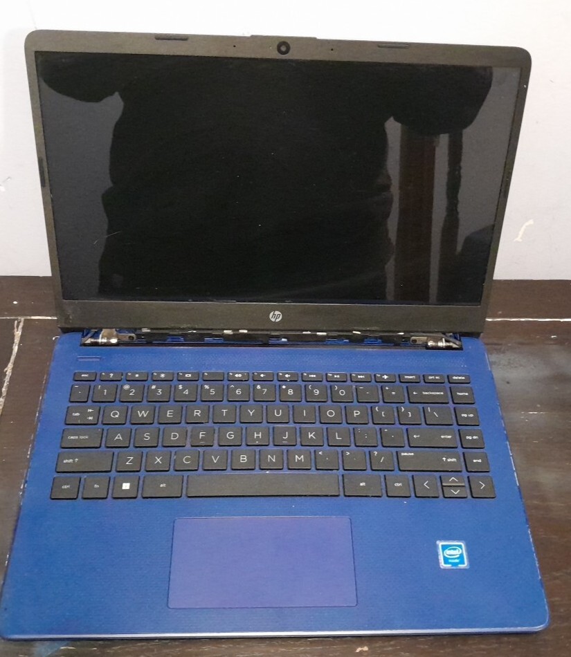 HP 14″ (64GB SSD, Intel Celeron N, 1.1 GHz, 4GB) Laptop – Indigo Blue. FOR PARTS