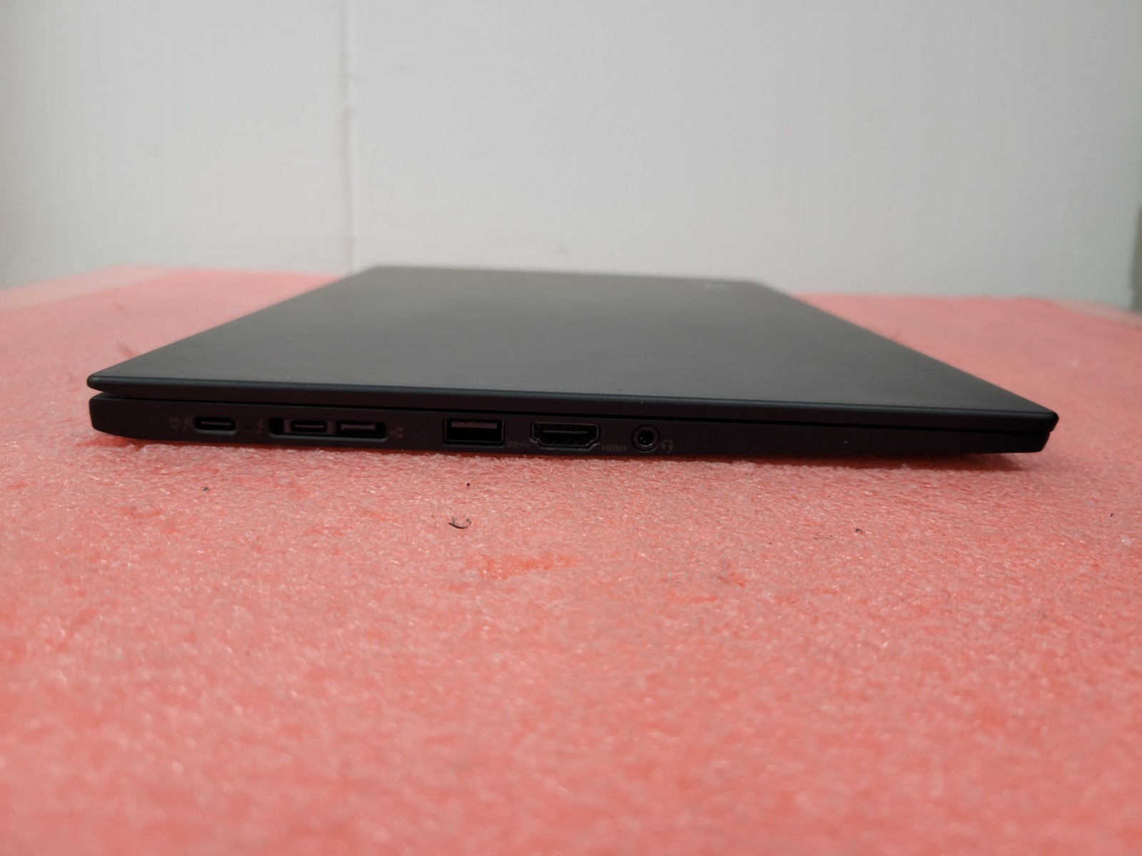 Lenovo ThinkPad X1 Carbon Gen 8 14″ i7-10510U 16GB RAM 512GB SSD | C1076