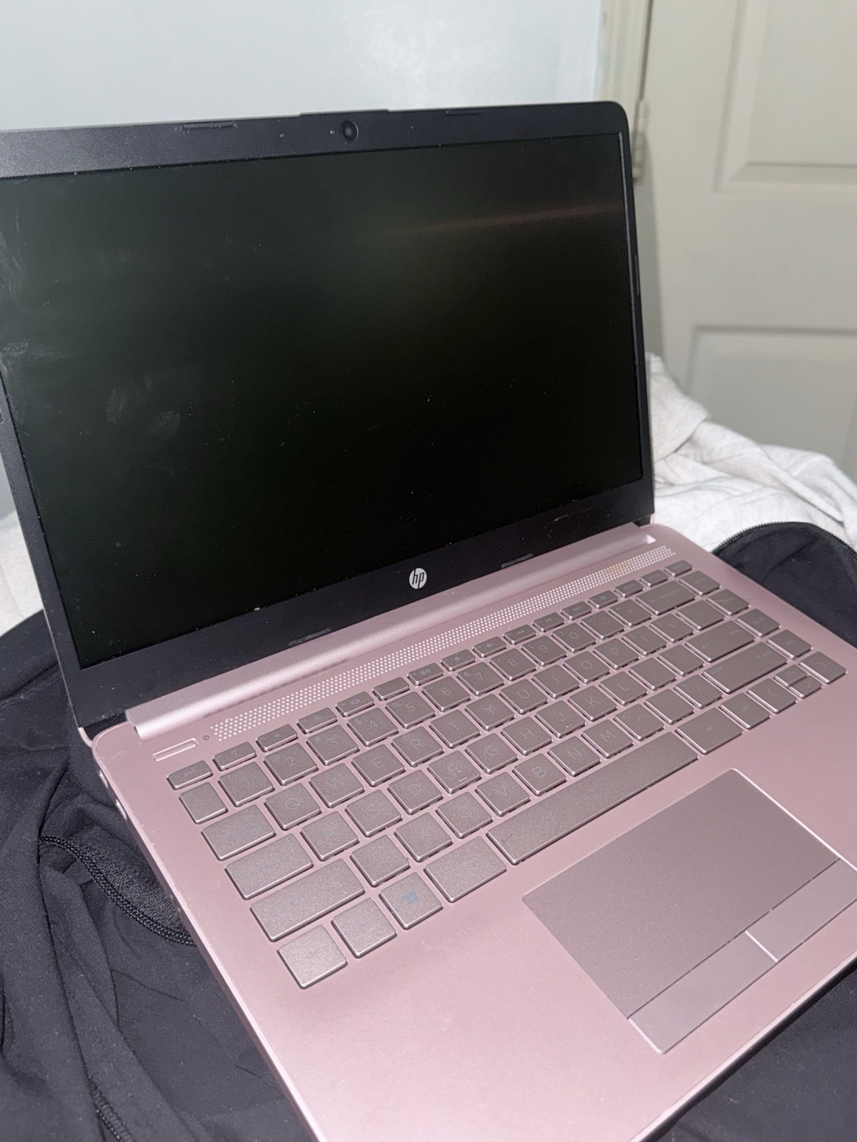 HP 14-cf2112wm 14″ (64GB eMMC, Intel Celeron N4120, 1.10GHz, 4GB RAM) Laptop…