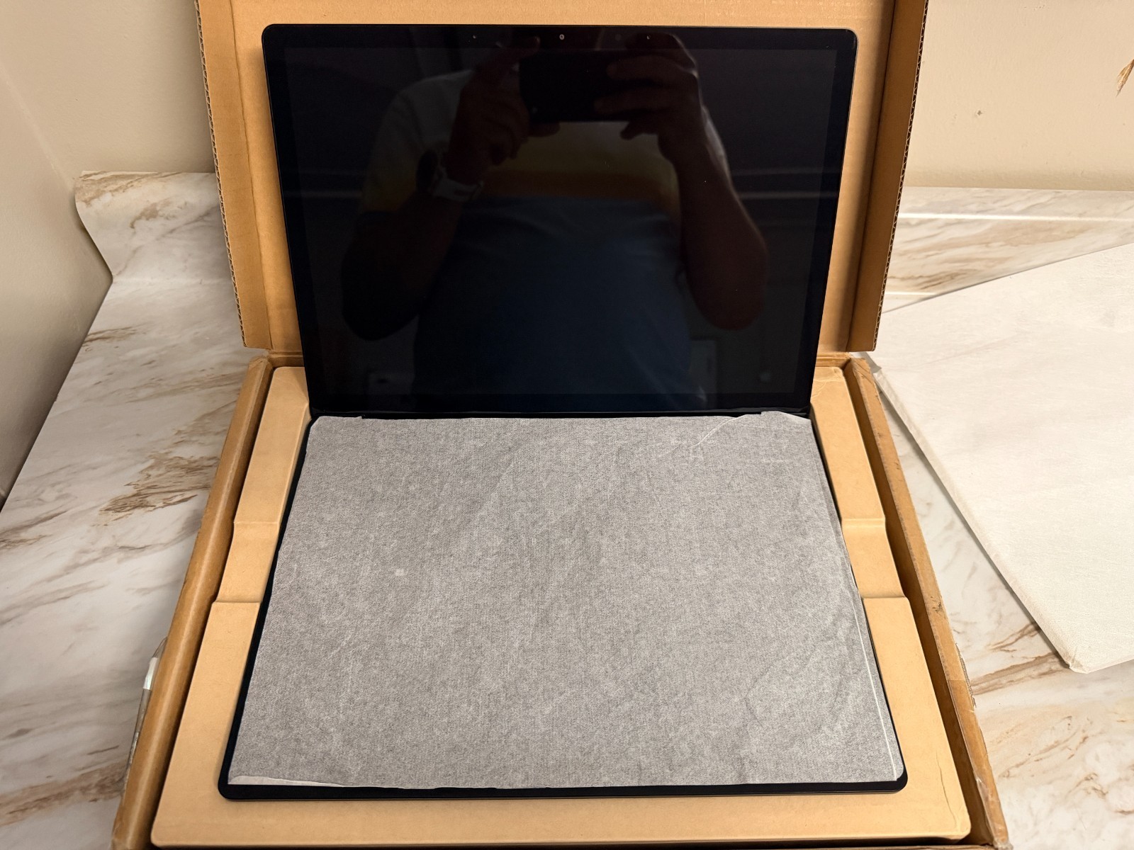 Microsoft Surface Laptop 4 i7-1185G7 16GB RAM 256GB SSD 15″ Touch W11 PRO